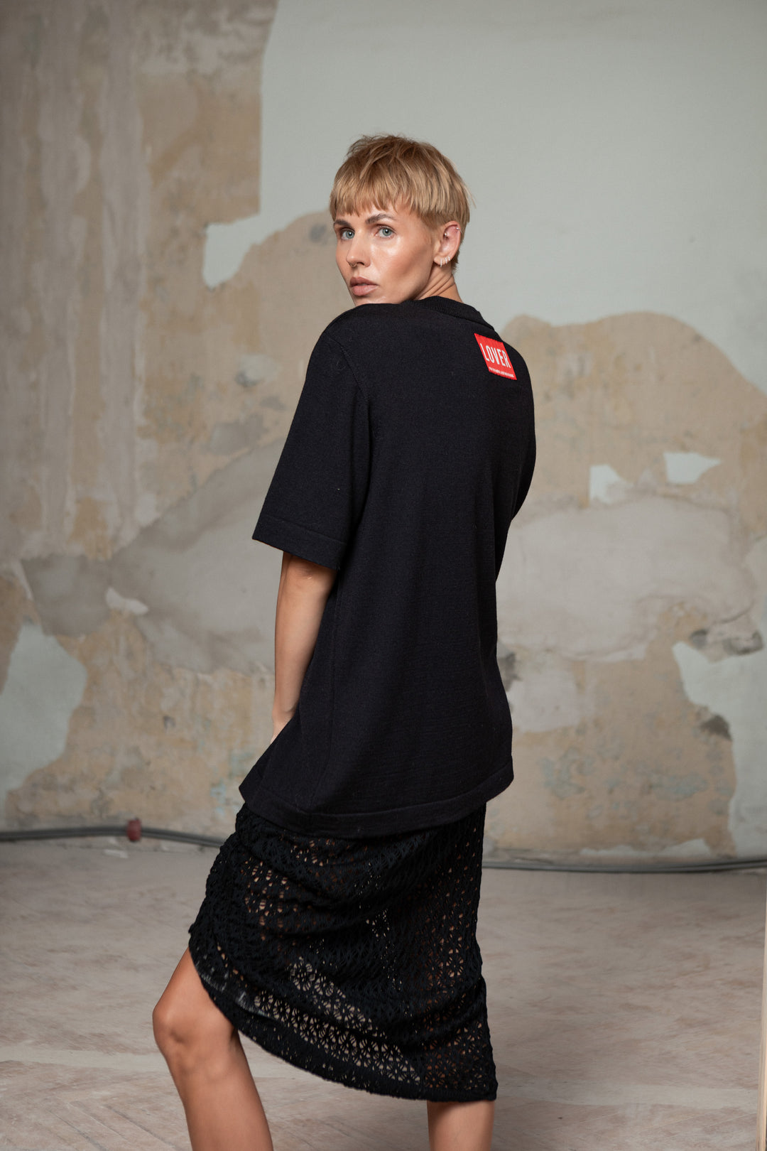 BLACK EXTRA FINE MERINO WOOL U-NECK T-SHIRT