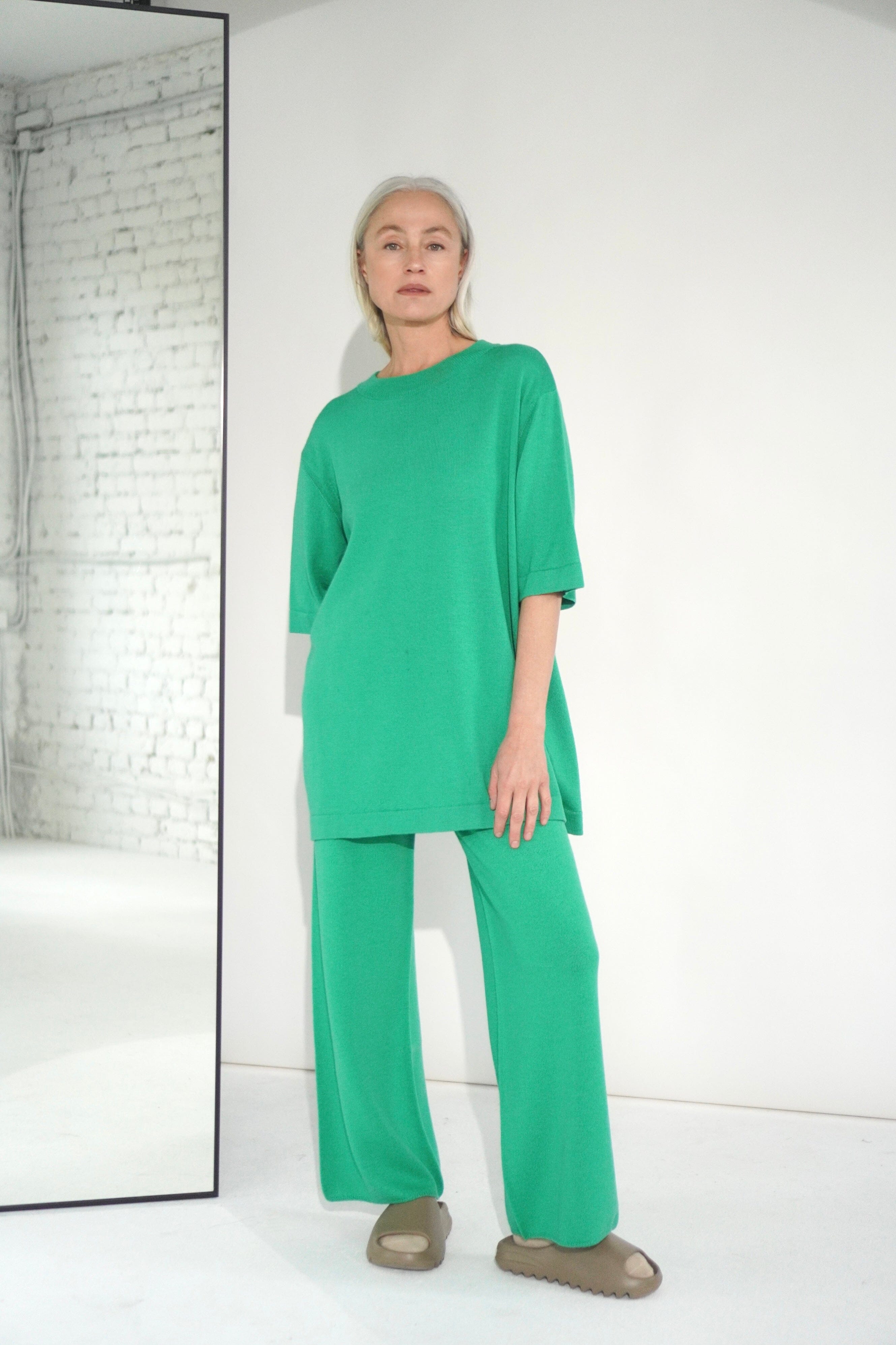 ELECTRIC GREEN EXTRA FINE MERINO WOOL T-SHIRT AND TROUSERS SET for lovers and trees ONE SIZE WITH LABEL 