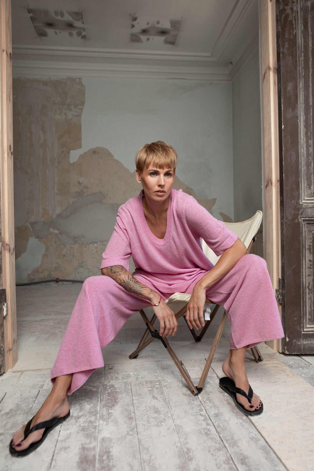 SOFT PINK CASHMERE-MERINO WOOL U-NECK T-SHIRT