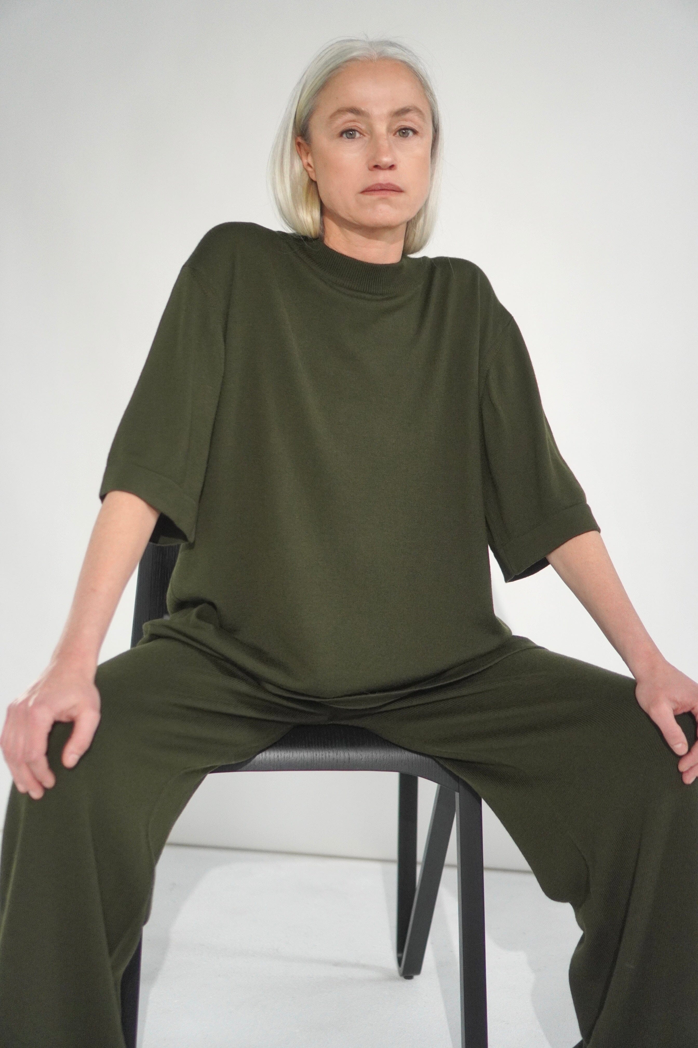 DARK OLIVE EXTRA FINE MERINO WOOL T-SHIRT AND TROUSERS SET for lovers and trees 