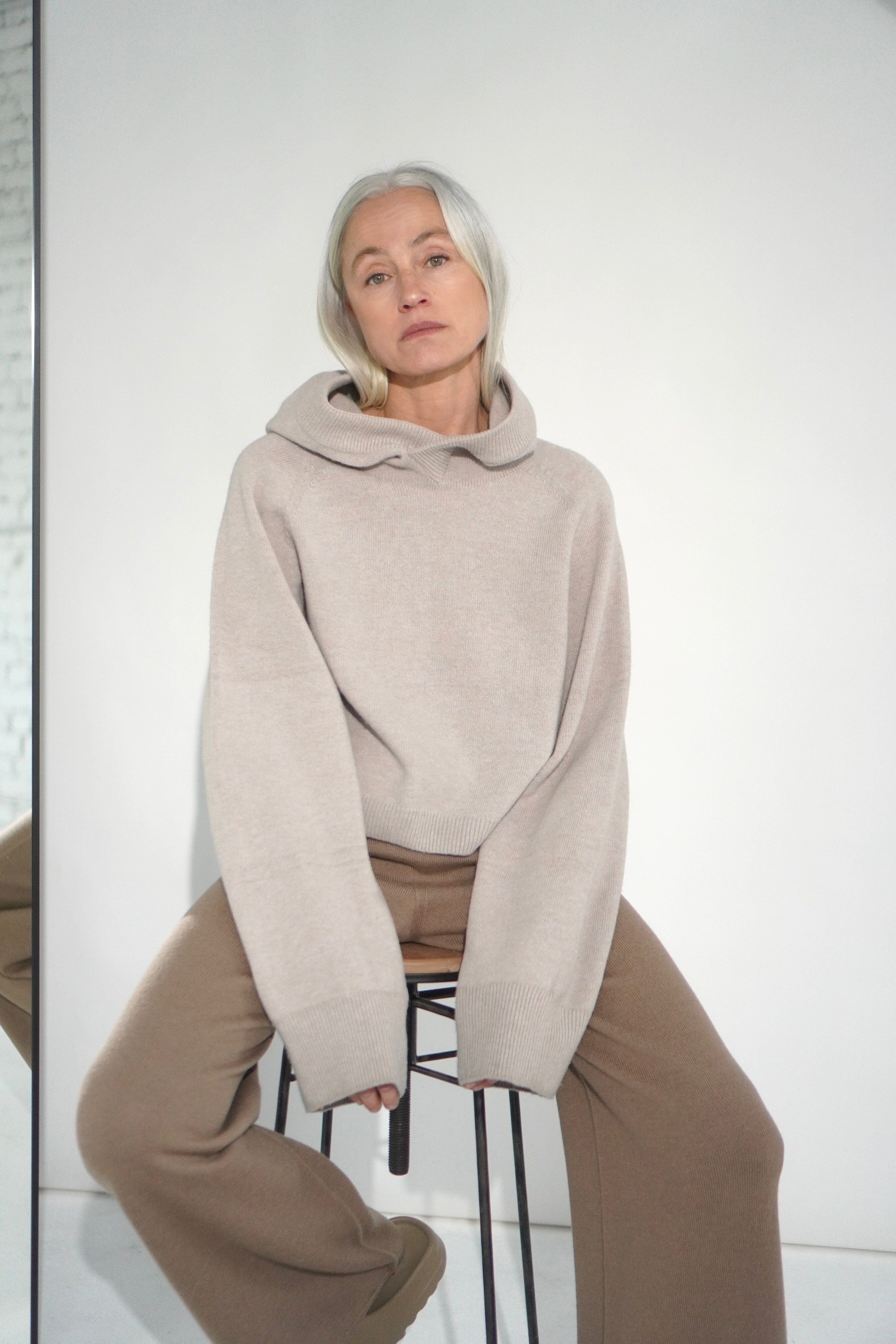 POWDER CASHMERE-MERINO WOOL CROPPED HOODIE for lovers and trees ONE SIZE 