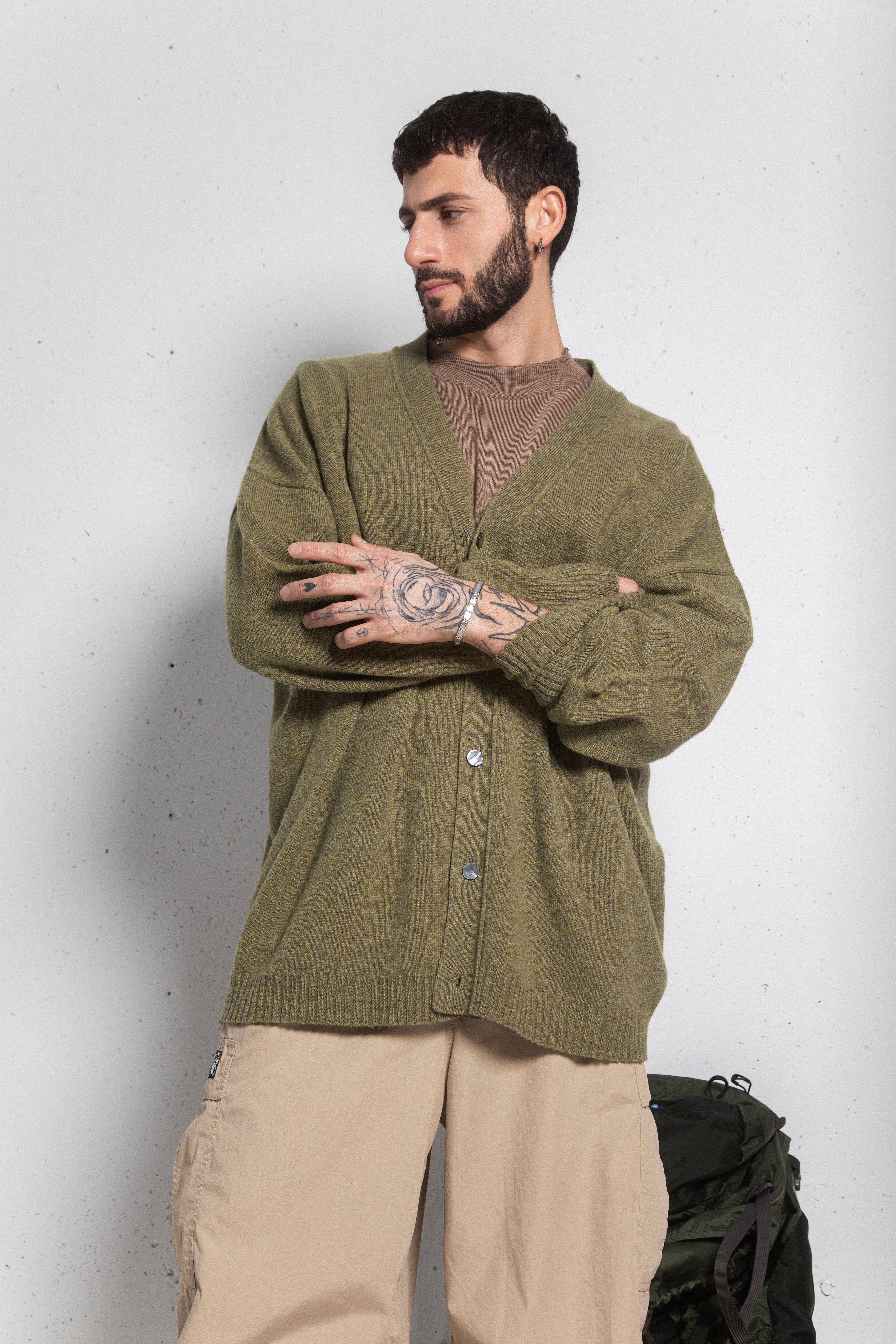 MOSS GREEN CASHMERE-MERINO WOOL CARDIGAN for lovers and trees 