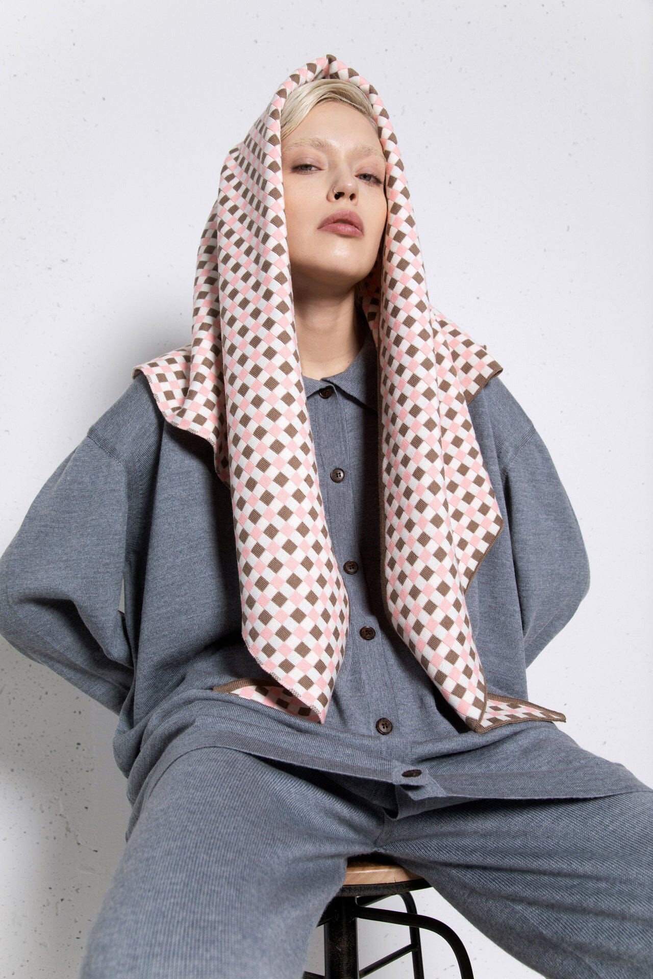 LIGHT PINK CHECKED EXTRA FINE MERINO WOOL SCARF for lovers and trees 