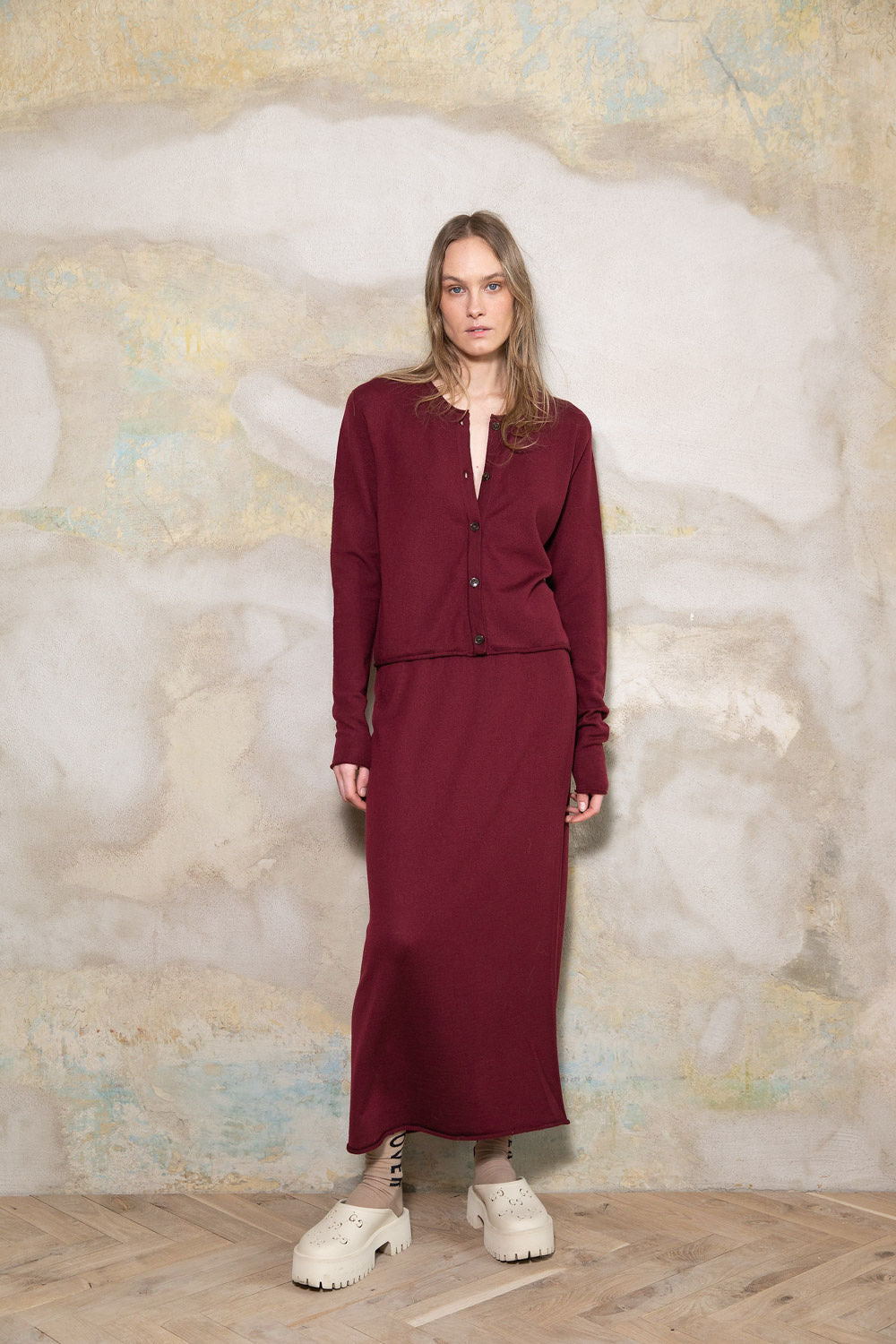 WINE RED SHEER-KNIT EXTRA FINE MERINO WOOL MIDI SKIRT