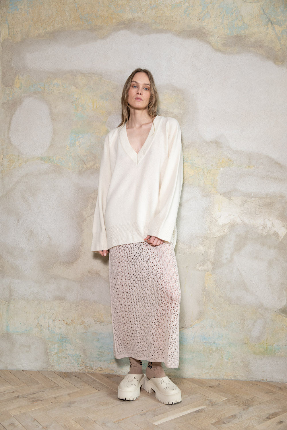 SOFT POWDER EXTRA FINE MERINO WOOL LACE SKIRT