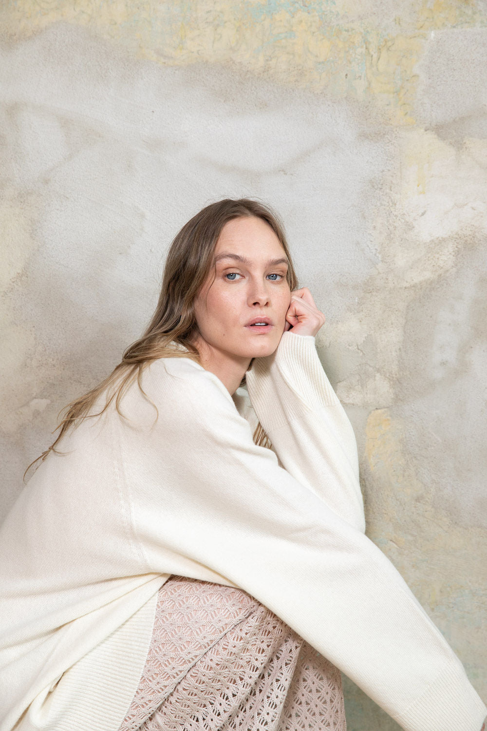 PEARL CASHMERE-MERINO WOOL V-NECK SWEATER