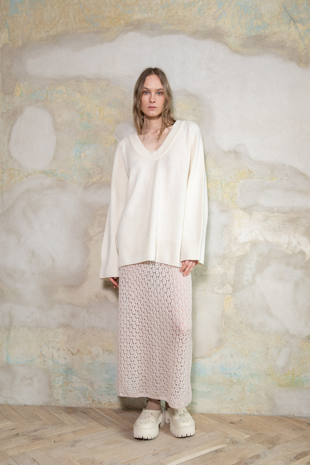 PEARL CASHMERE-MERINO WOOL U-NECK SWEATER