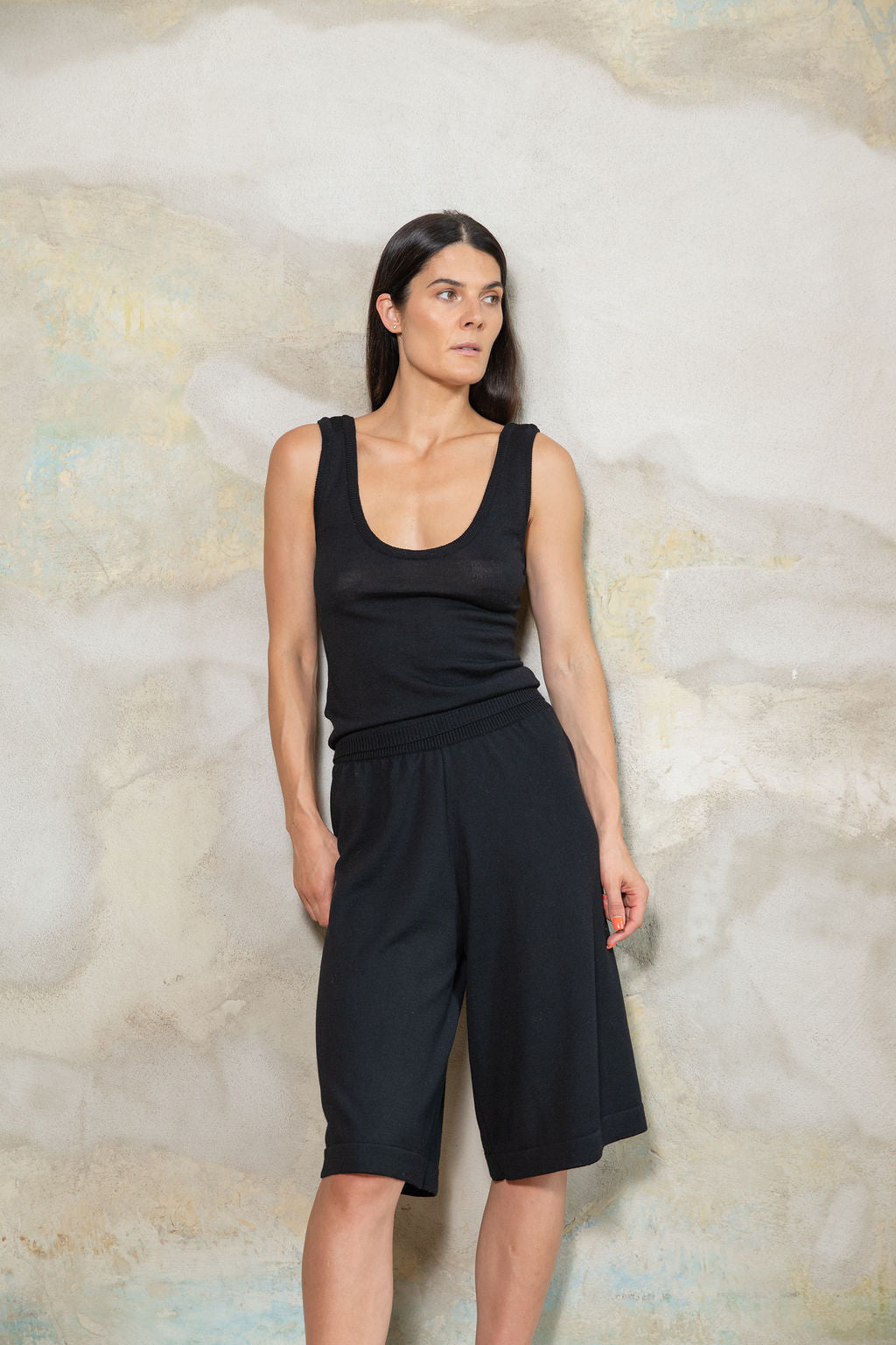 BLACK EXTRA FINE MERINO WOOL TOP