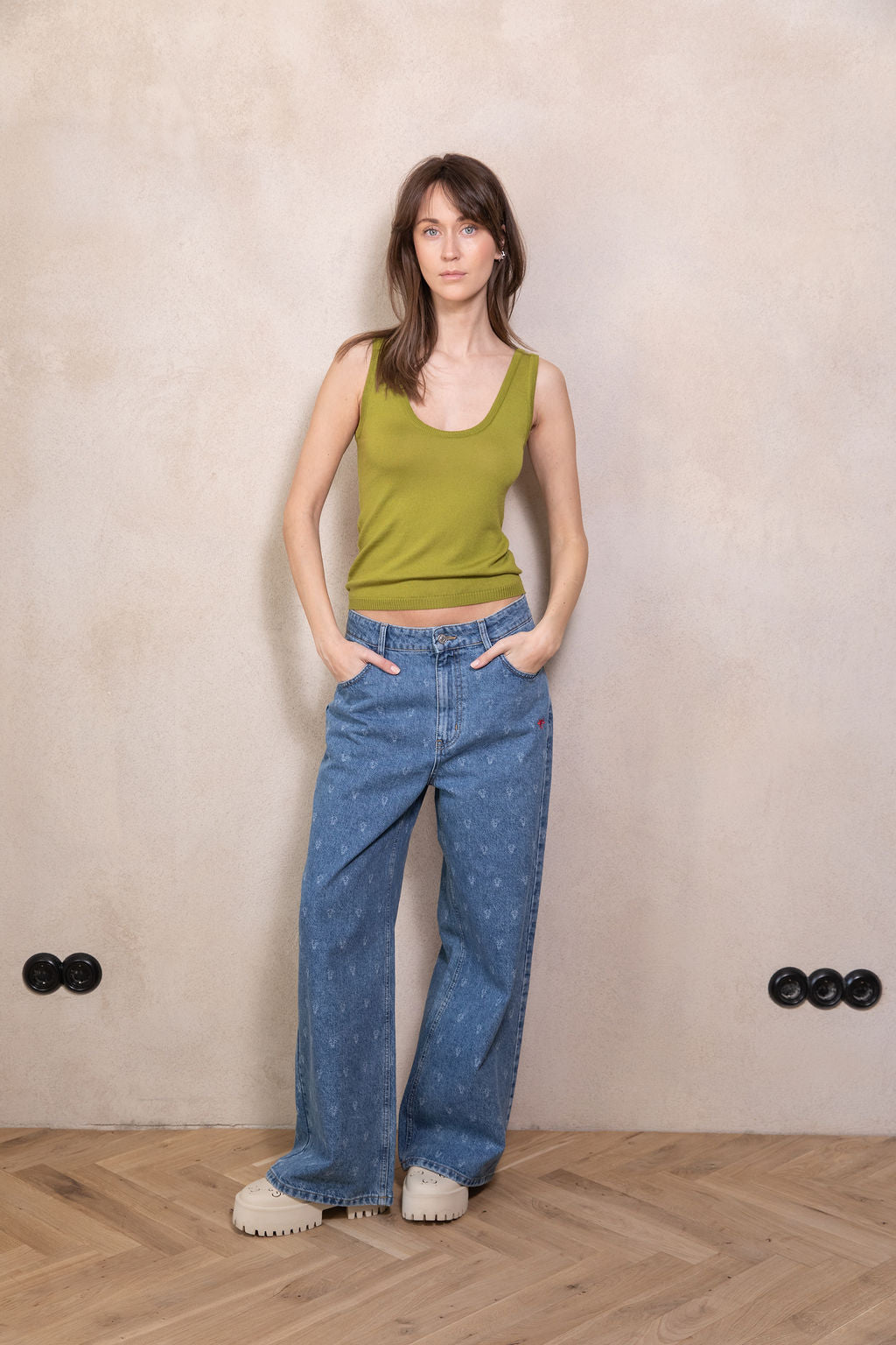 PEAR GREEN EXTRA FINE MERINO WOOL TOP