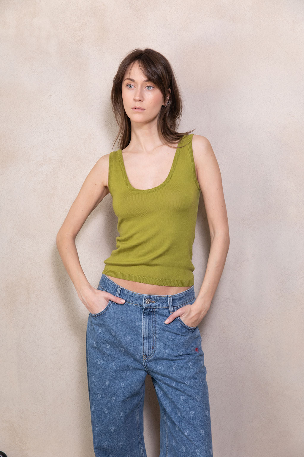 PEAR GREEN EXTRA FINE MERINO WOOL TOP