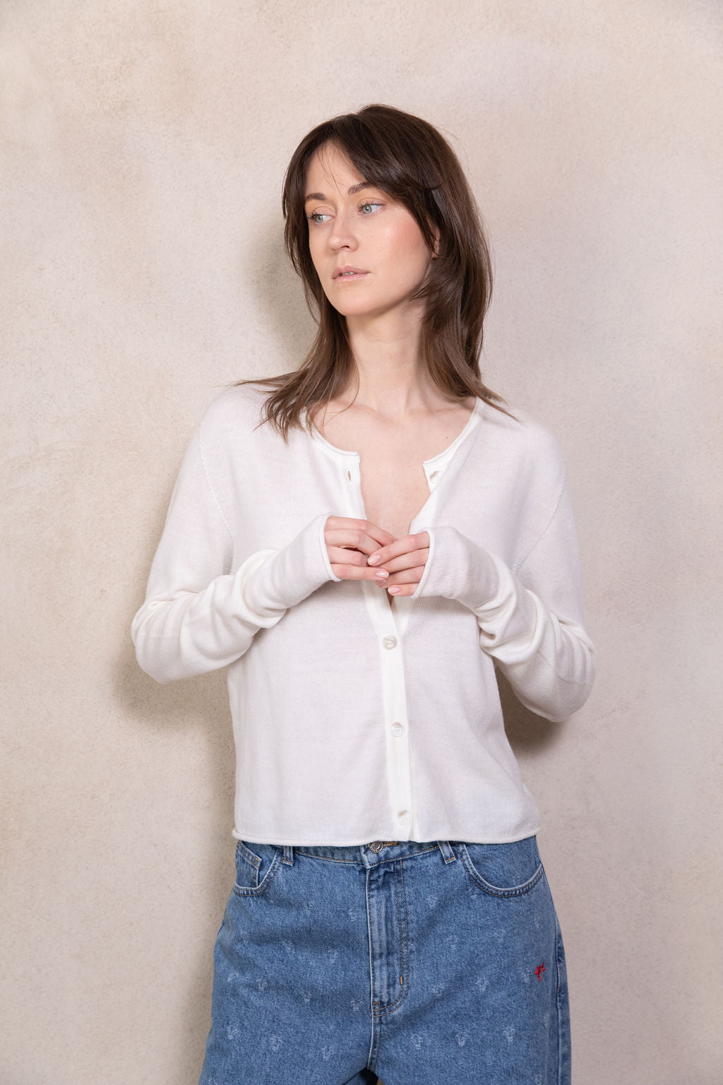 PEARL EXTRA FINE MERINO WOOL BUTTON-UP MINI CARDIGAN