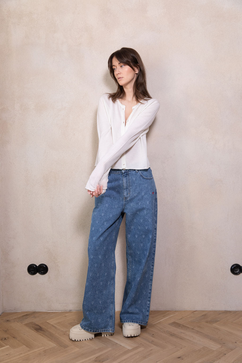PEARL EXTRA FINE MERINO WOOL BUTTON-UP MINI CARDIGAN