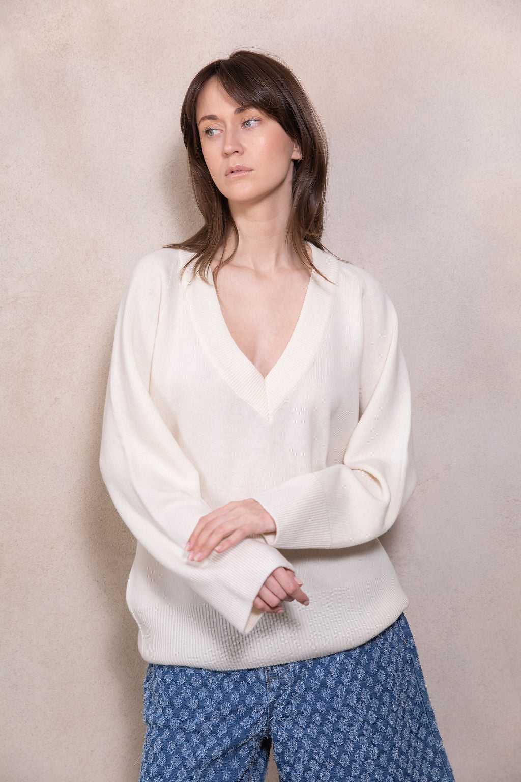 PEARL CASHMERE-MERINO WOOL V-NECK SWEATER