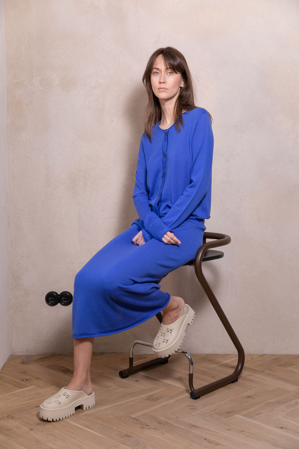 ELECTRIC BLUE EXTRA FINE MERINO WOOL BUTTON-UP MINI CARDIGAN