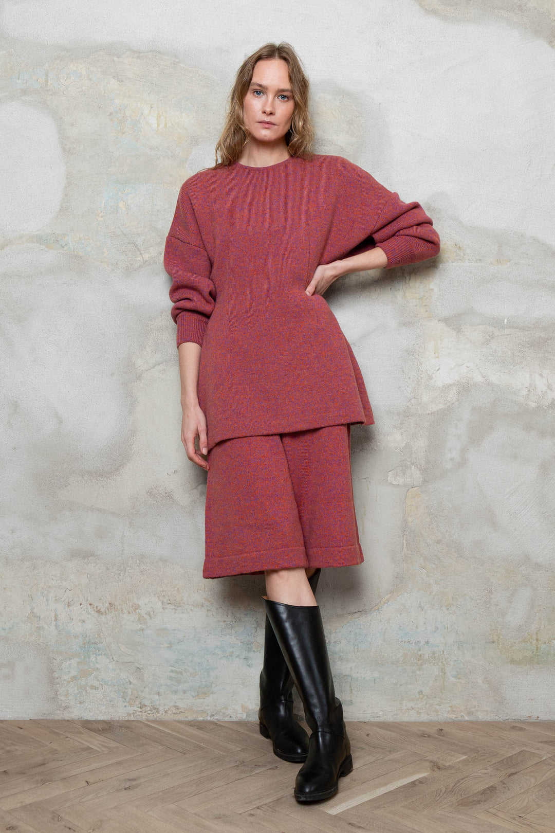 RASPBERRY MELANGE CASHMERE-MERINO WOOL KNEE SHORTS