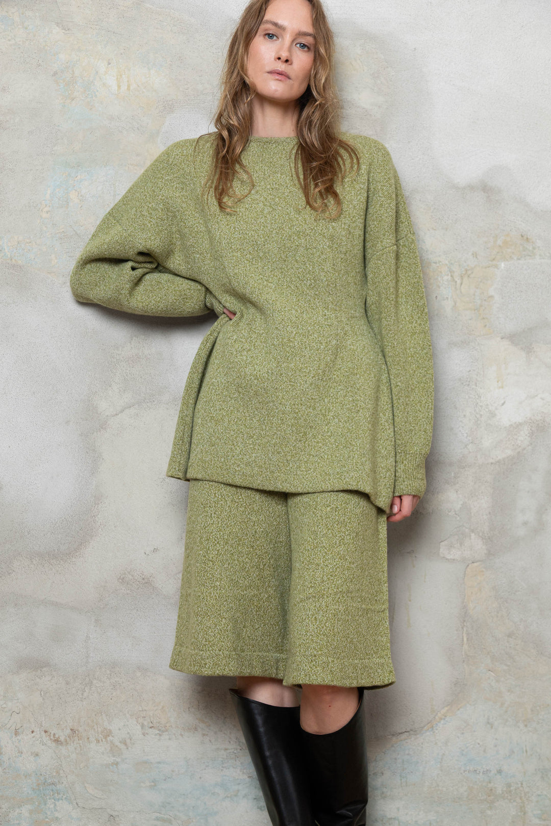 MOSS GREEN MELANGE CASHMERE-MERINO WOOL SCULPTED-WAIST SWEATER