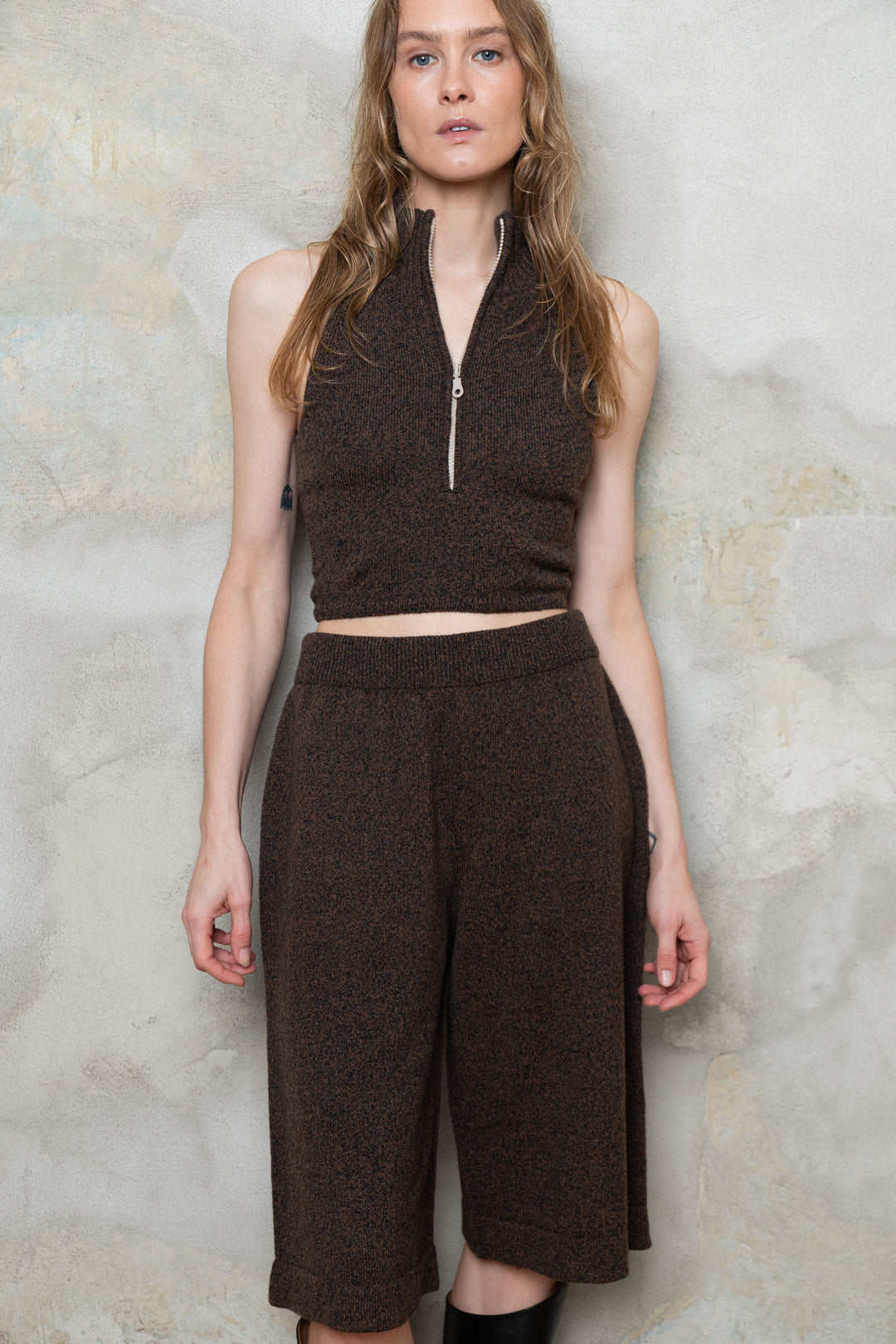 CHOCOLATE BROWN MELANGE CASHMERE-MERINO WOOL CROP TOP