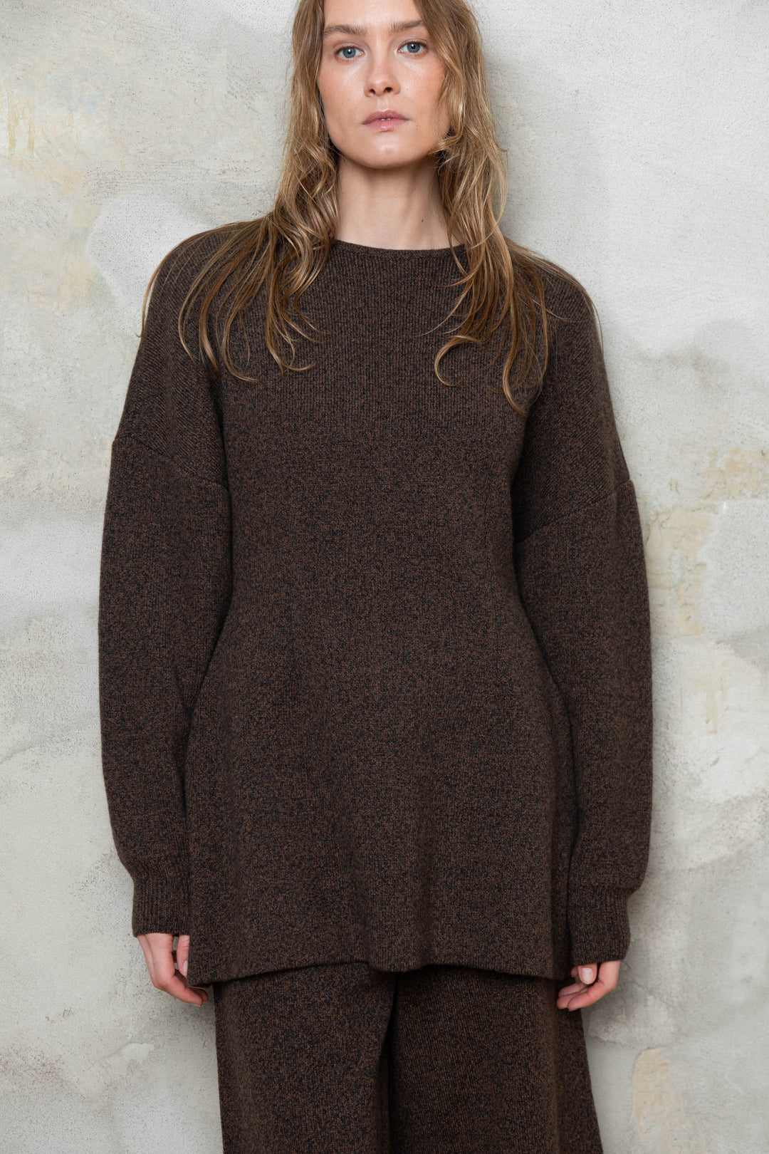 CHOCOLATE BROWN MELANGE CASHMERE-MERINO WOOL SCULPTED-WAIST SWEATER