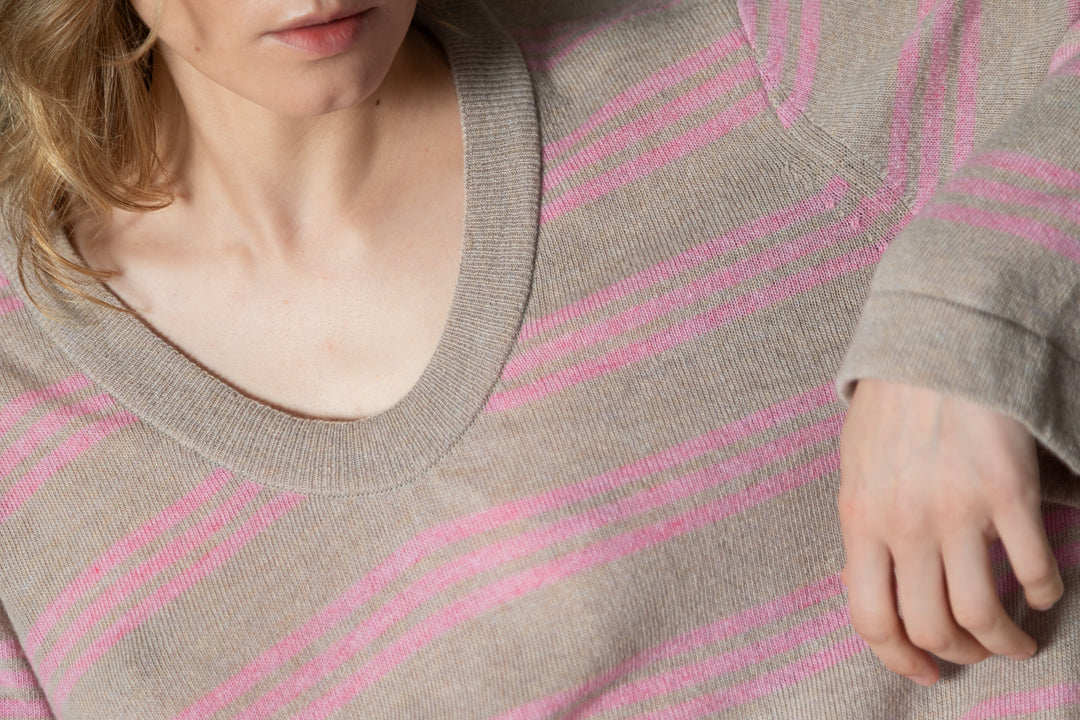 POWDER/SOFT PINK CASHMERE-MERINO WOOL U-NECK SHIRT