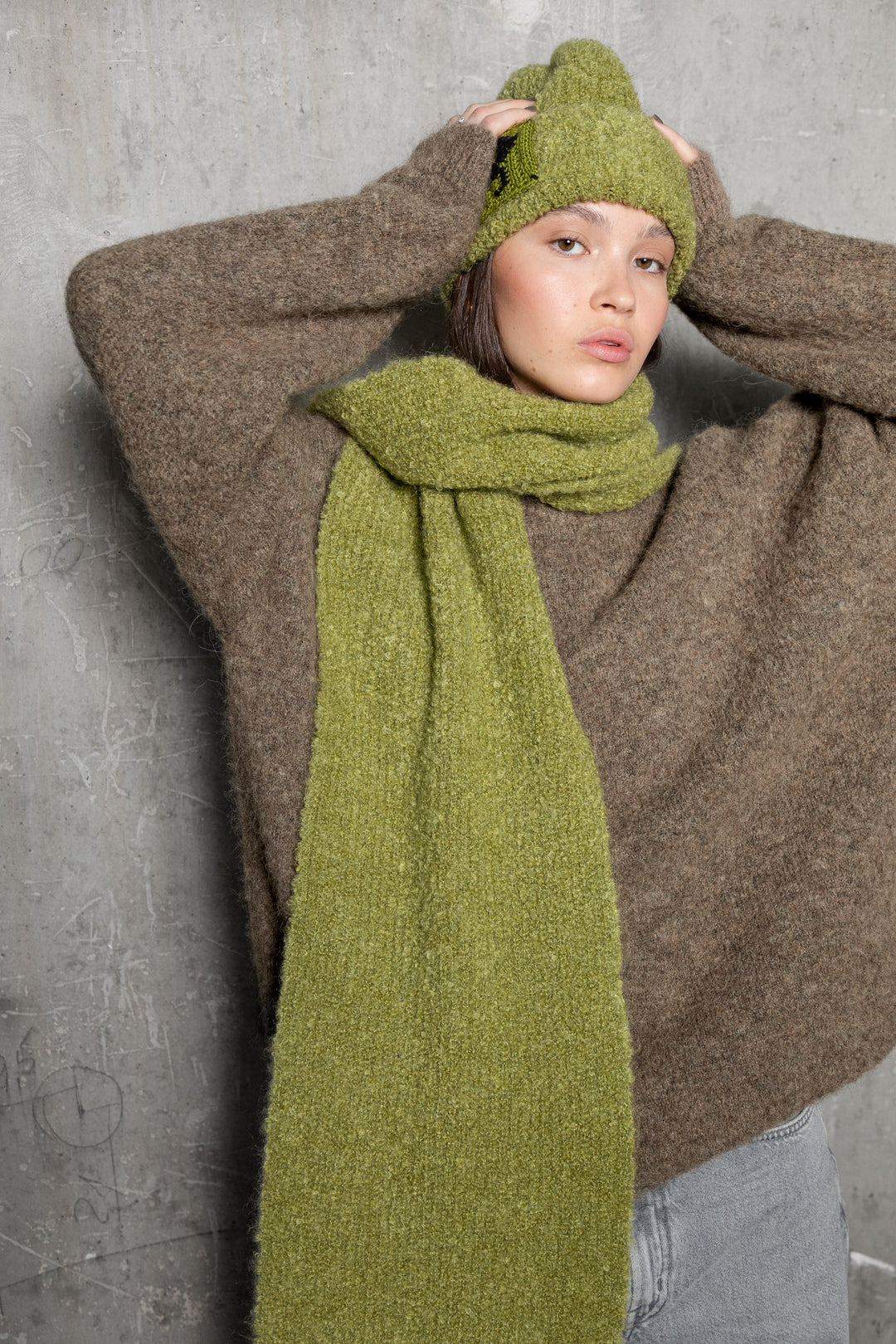 MOSS GREEN TEDDY ALPACA SCARF