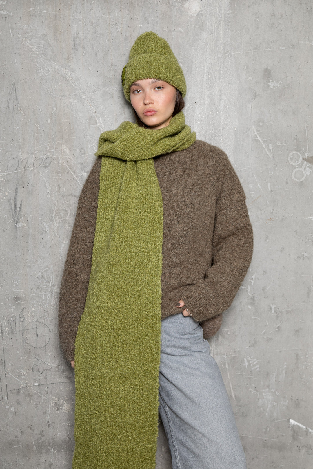 MOSS GREEN TEDDY ALPACA SCARF