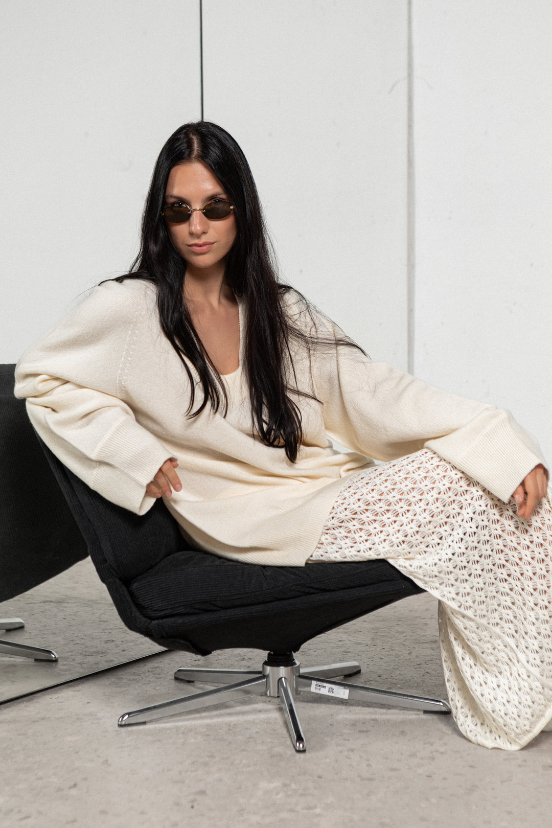 PEARL CASHMERE-MERINO WOOL U-NECK SWEATER