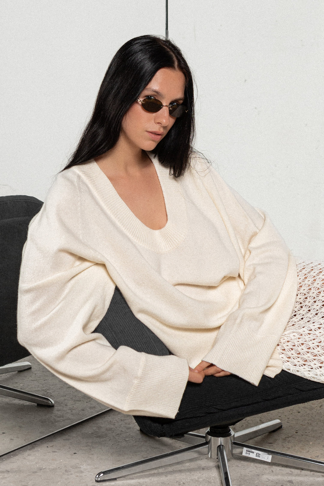 PEARL CASHMERE-MERINO WOOL U-NECK SWEATER