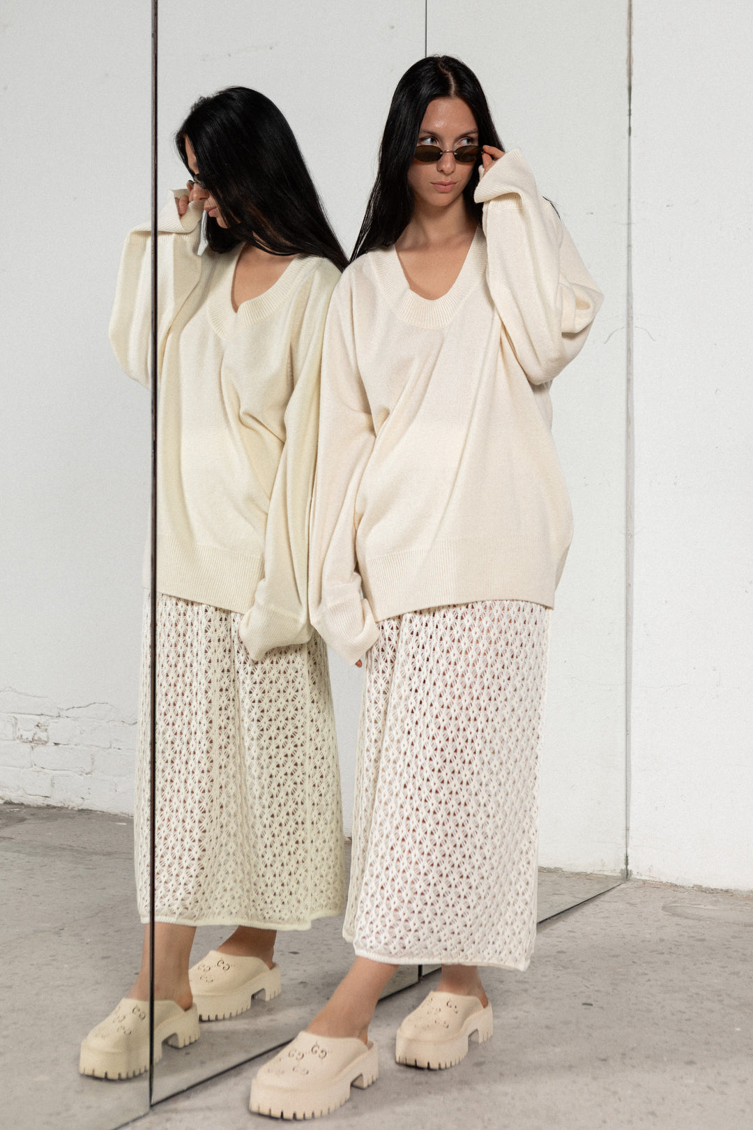 PEARL CASHMERE-MERINO WOOL U-NECK SWEATER