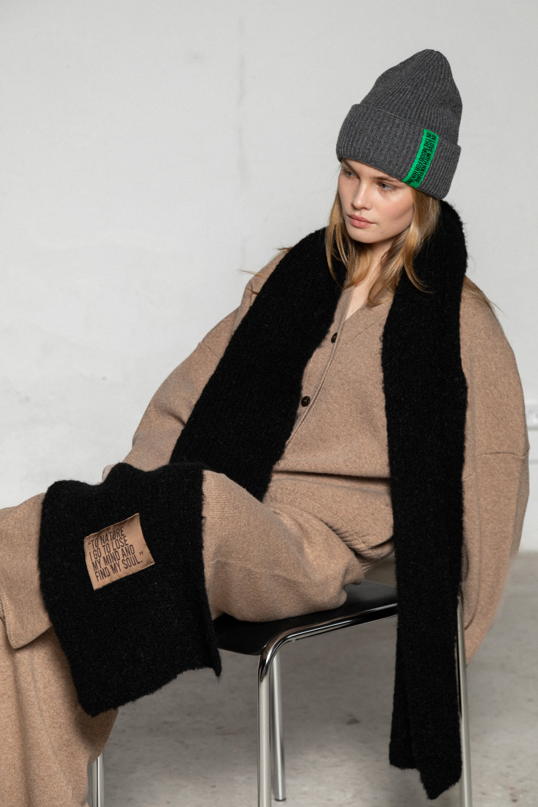 BLACK TEDDY ALPACA SCARF WITH BROWN LABEL