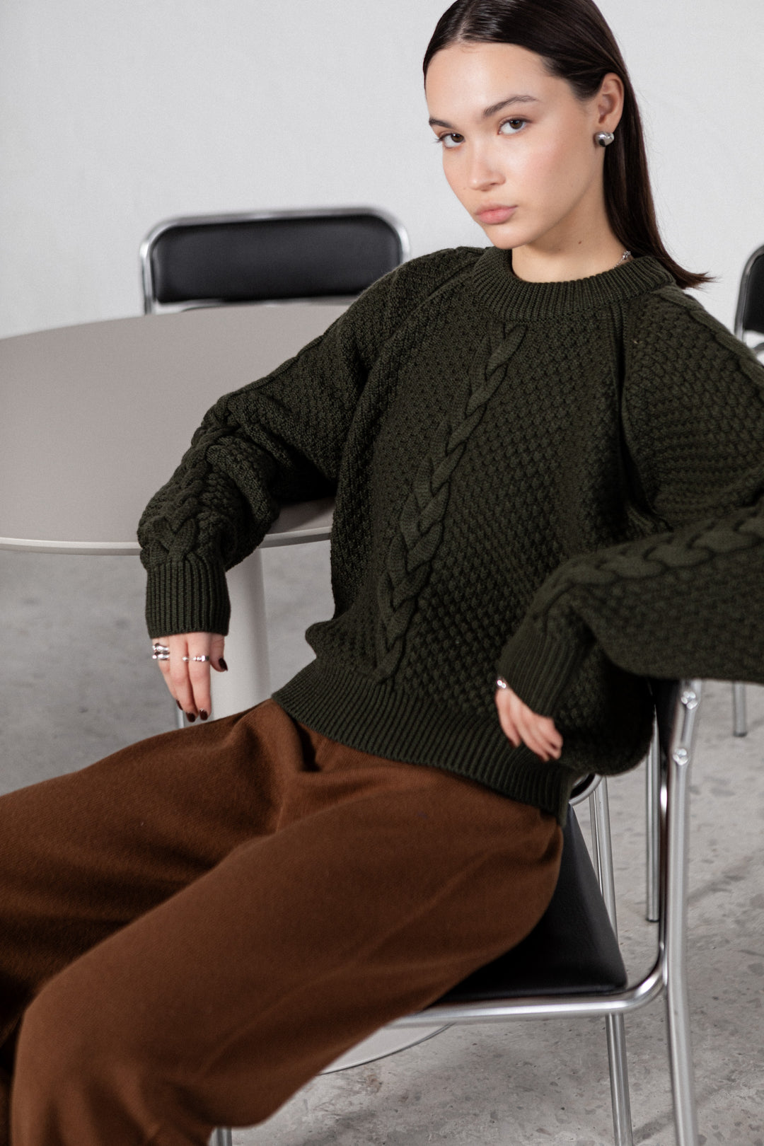 DARK OLIVE CABLE-KNIT EXTRA FINE MERINO WOOL SWEATER