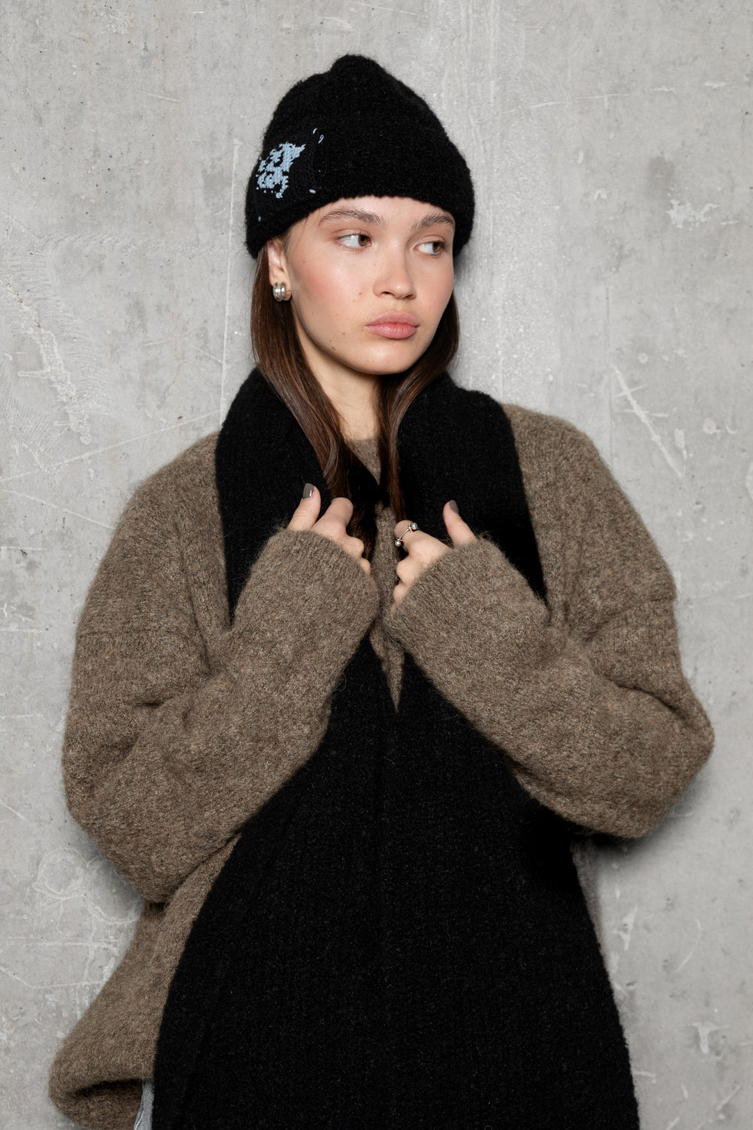 BLACK TEDDY ALPACA BEANIE