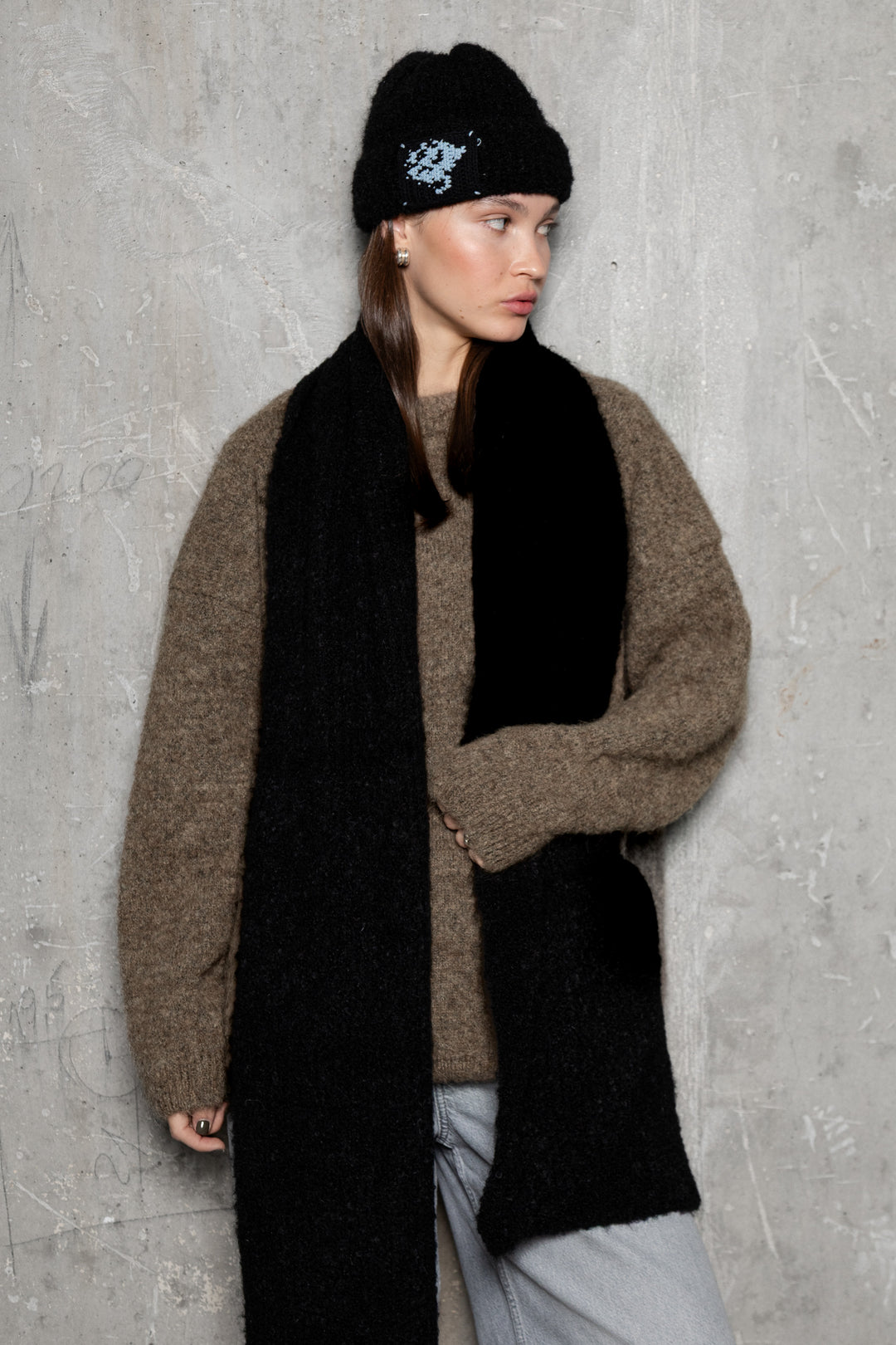 BLACK TEDDY ALPACA SCARF