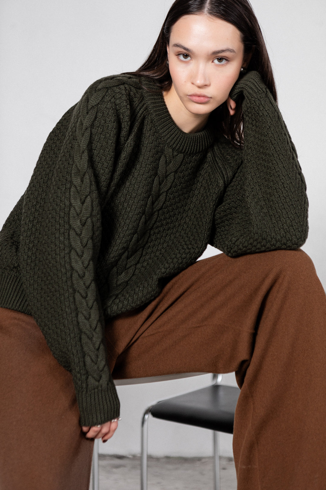 DARK OLIVE CABLE-KNIT EXTRA FINE MERINO WOOL SWEATER