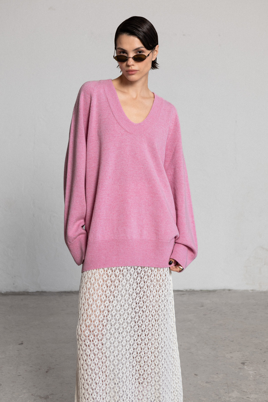 SOFT PINK CASHMERE-MERINO WOOL U-NECK SWEATER
