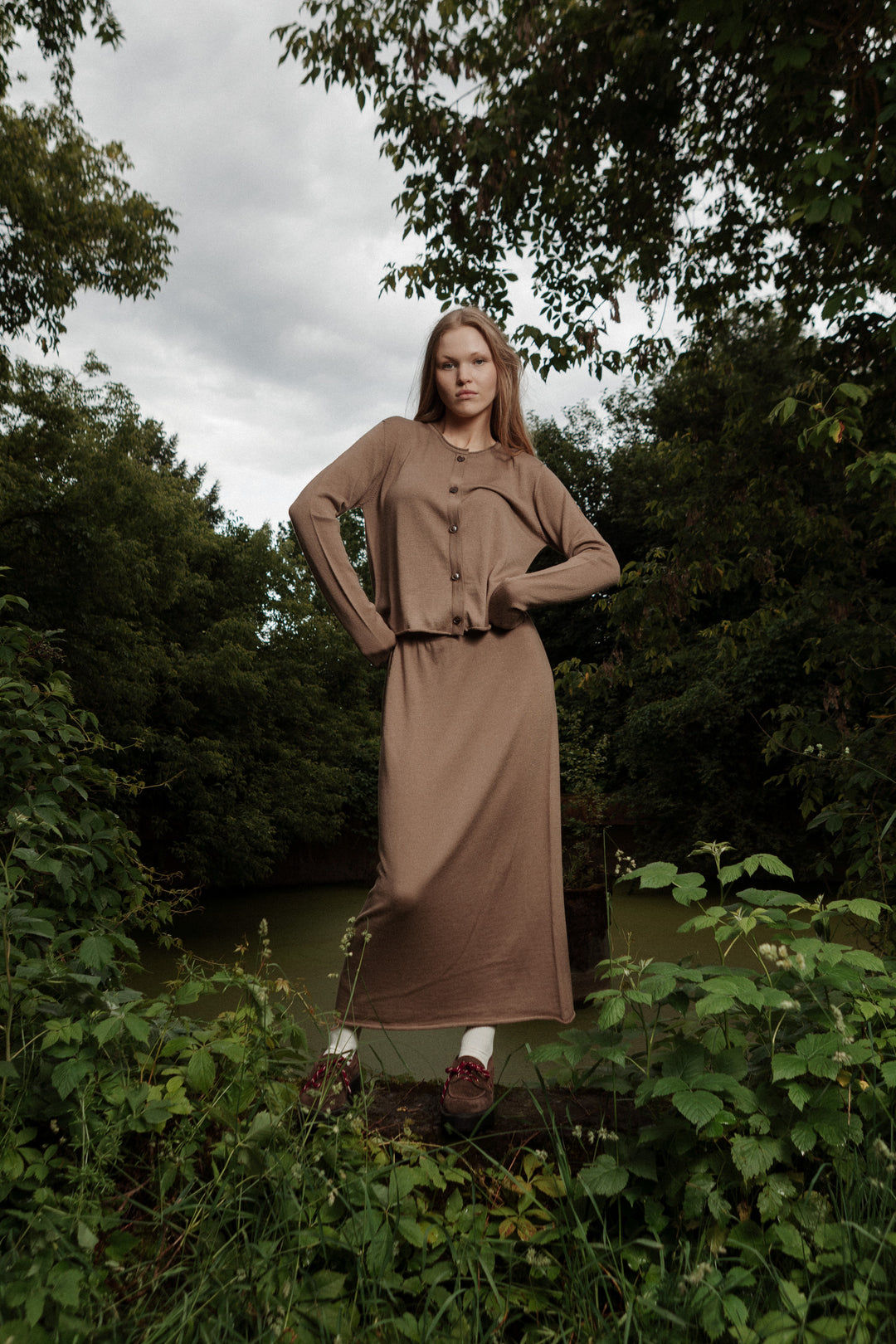 TRUFFLE SHEER-KNIT EXTRA FINE MERINO WOOL MIDI SKIRT
