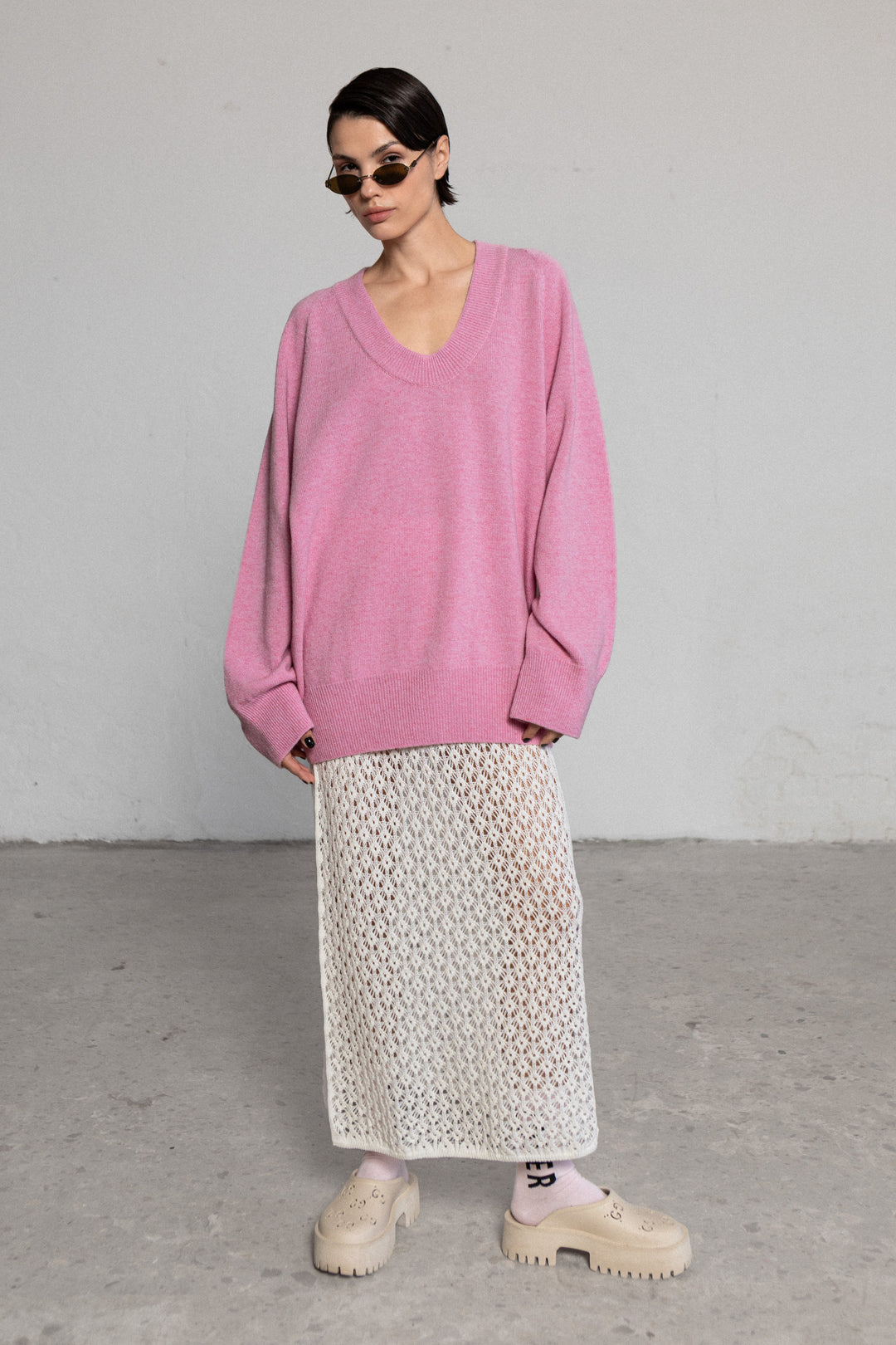 SOFT PINK CASHMERE-MERINO WOOL U-NECK SWEATER