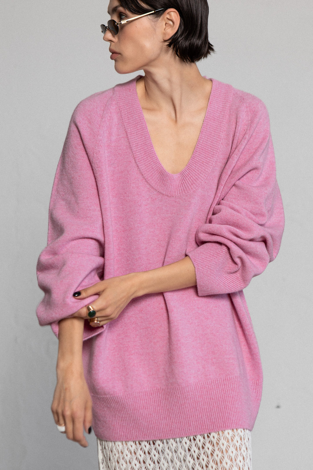 SOFT PINK CASHMERE-MERINO WOOL U-NECK SWEATER