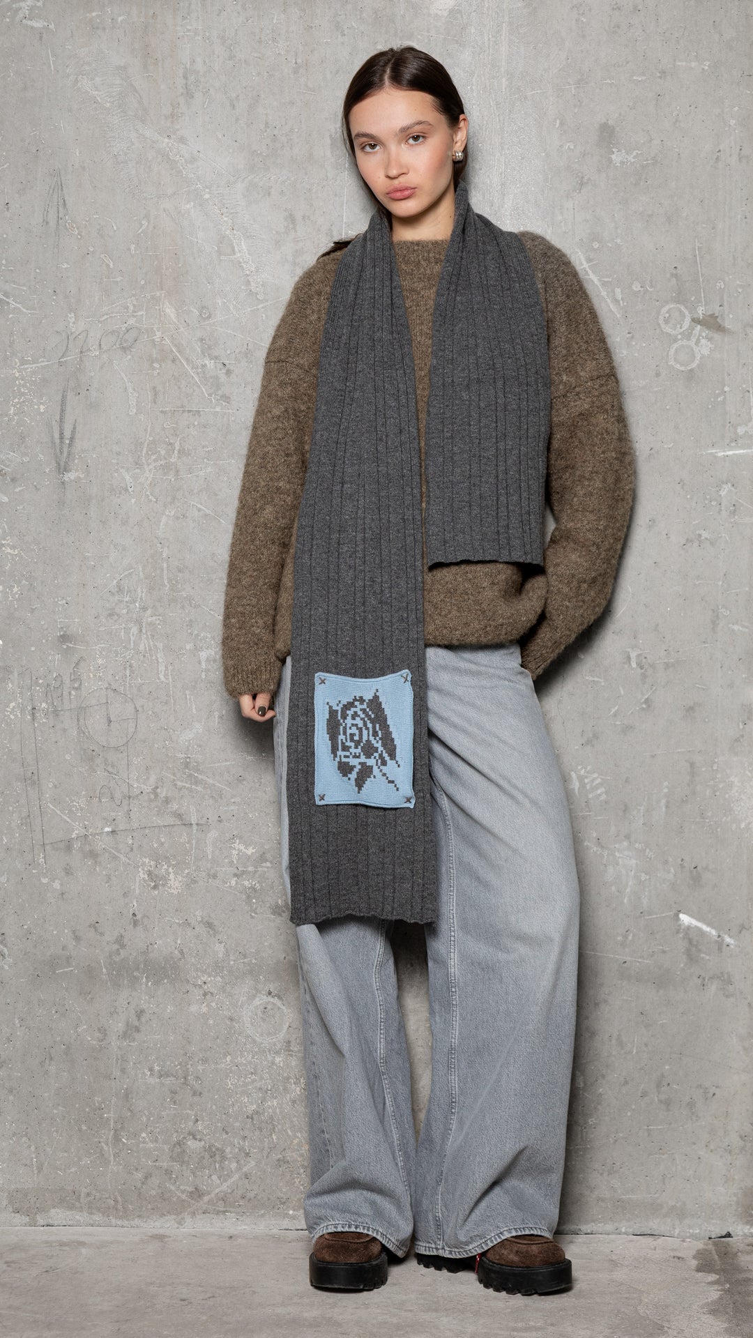 DARK GREY LAMBSWOOL SCARF