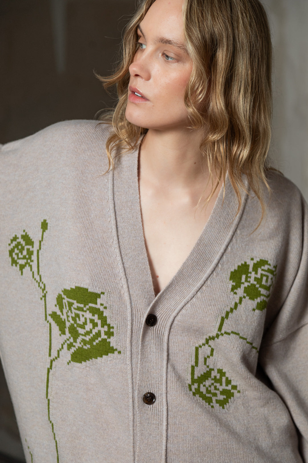 POWDER/LIME GREEN CASHMERE-MERINO WOOL ROSE CARDIGAN