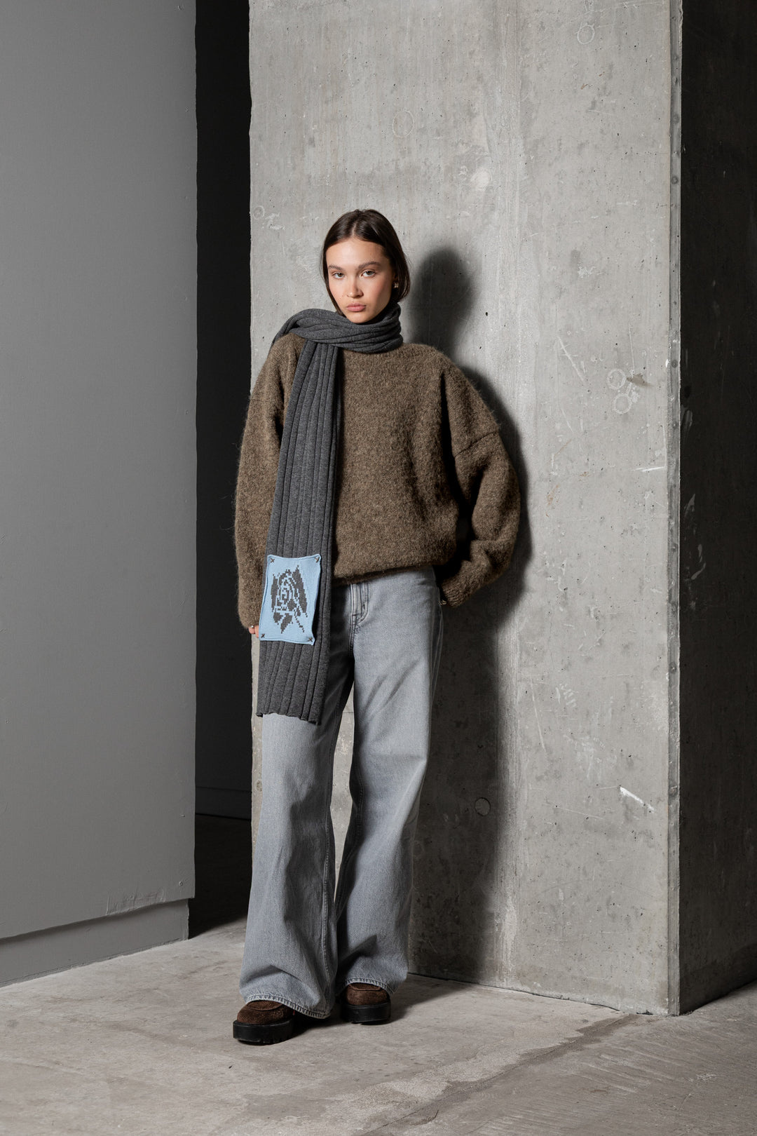 DARK GREY LAMBSWOOL SCARF
