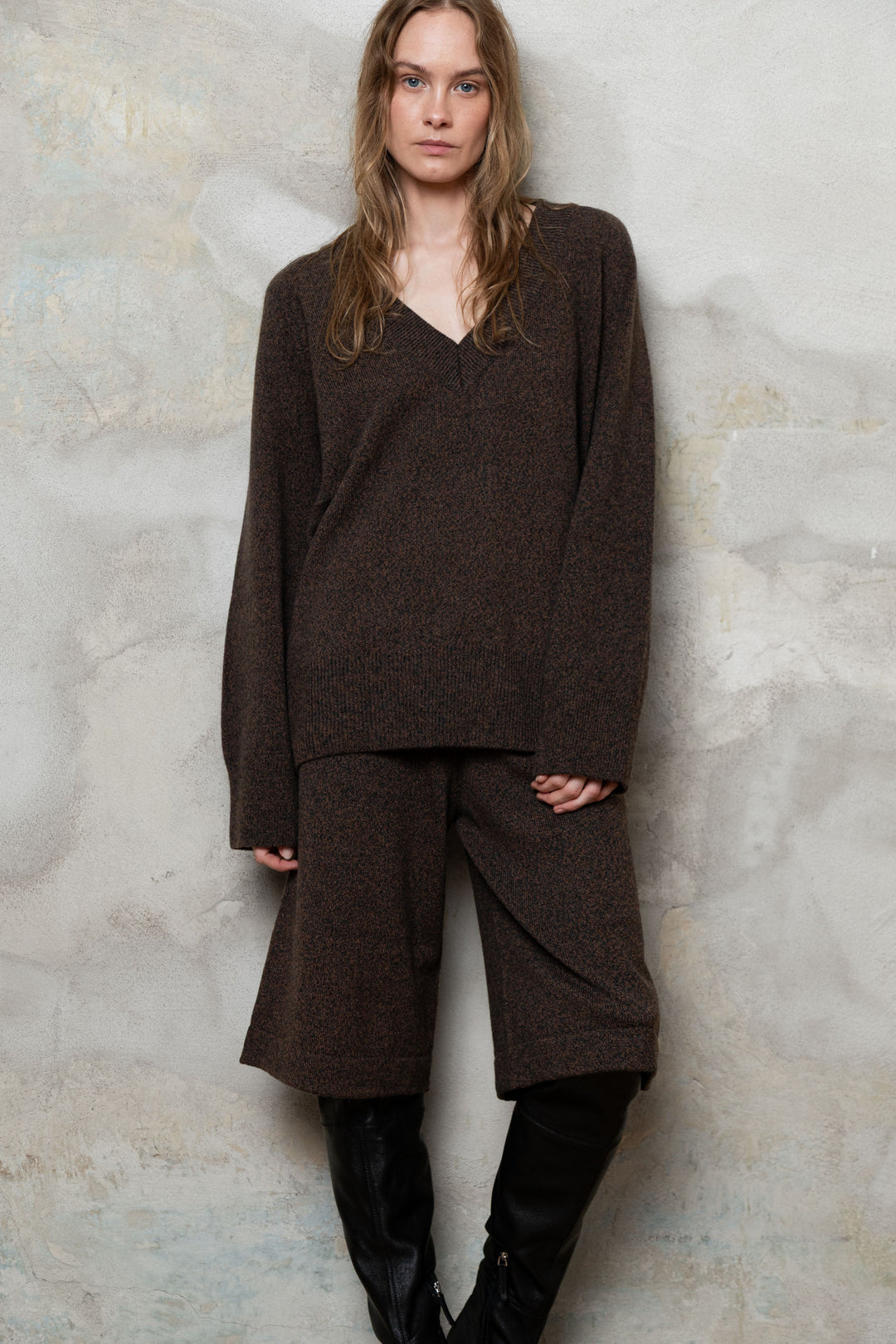 CHOCOLATE BROWN MELANGE CASHMERE-MERINO WOOL V-NECK SWEATER
