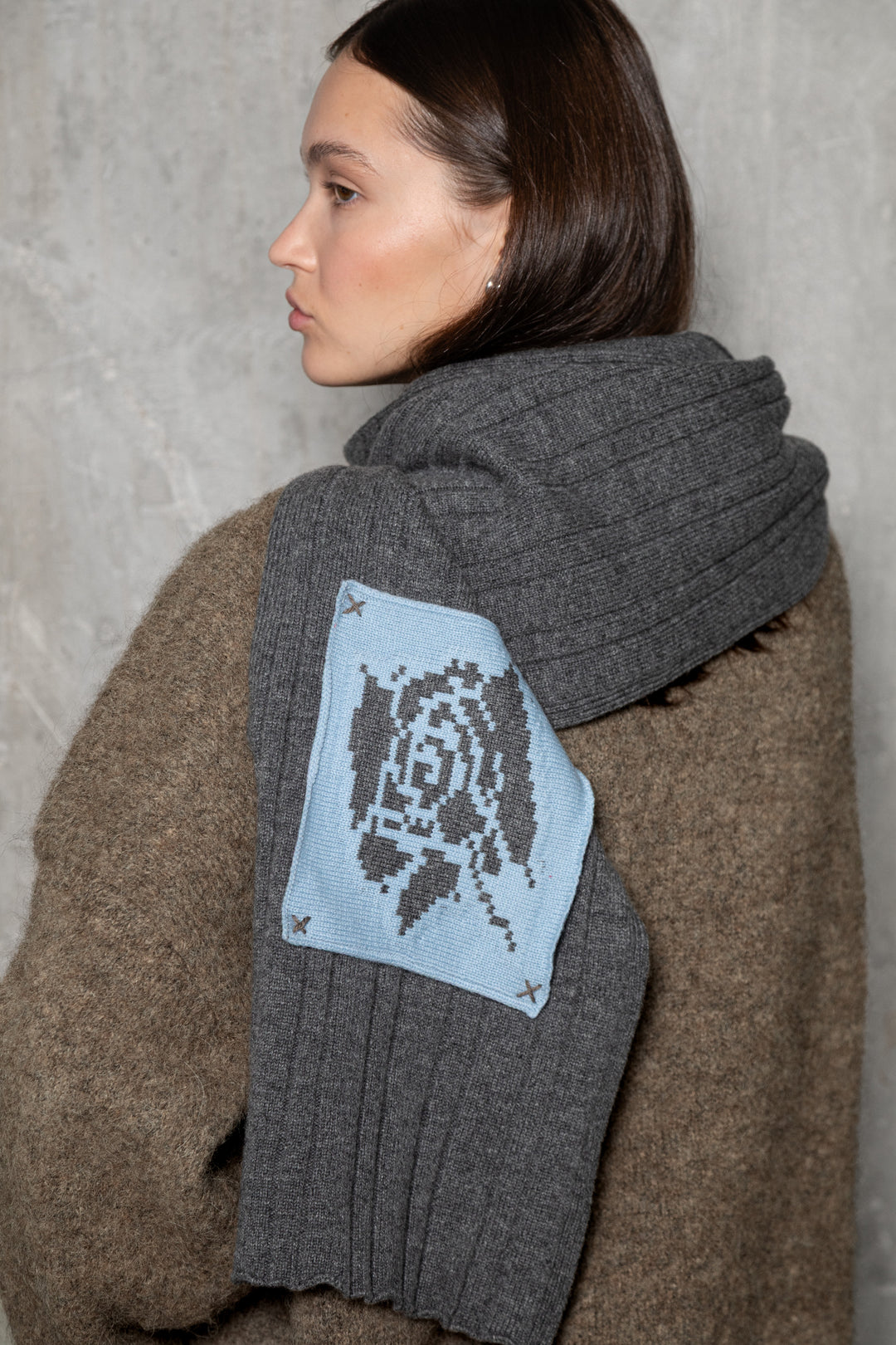 DARK GREY LAMBSWOOL SCARF
