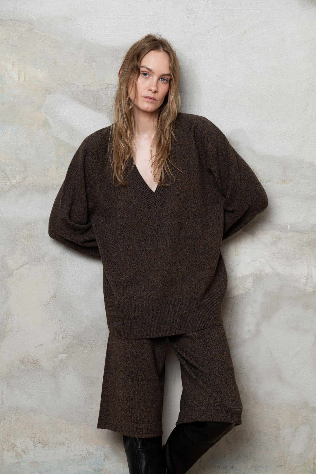 CHOCOLATE BROWN MELANGE CASHMERE-MERINO WOOL V-NECK SWEATER