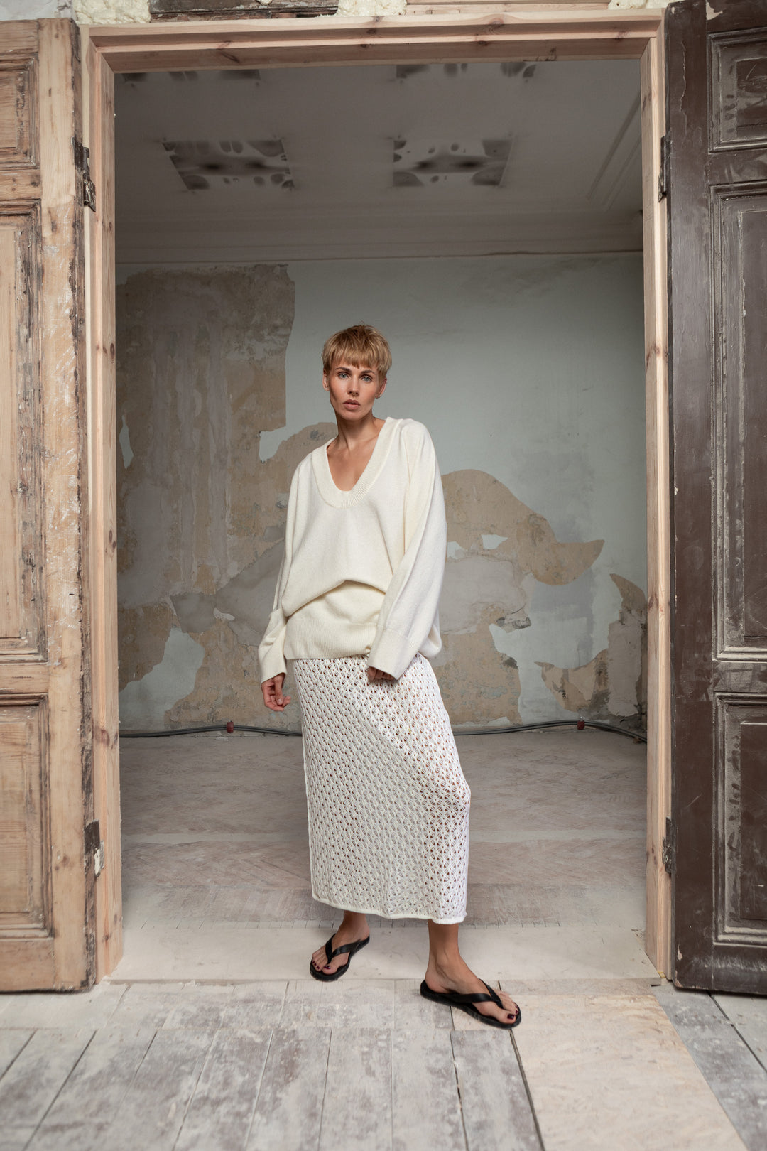 PEARL EXTRA FINE MERINO WOOL LACE SKIRT