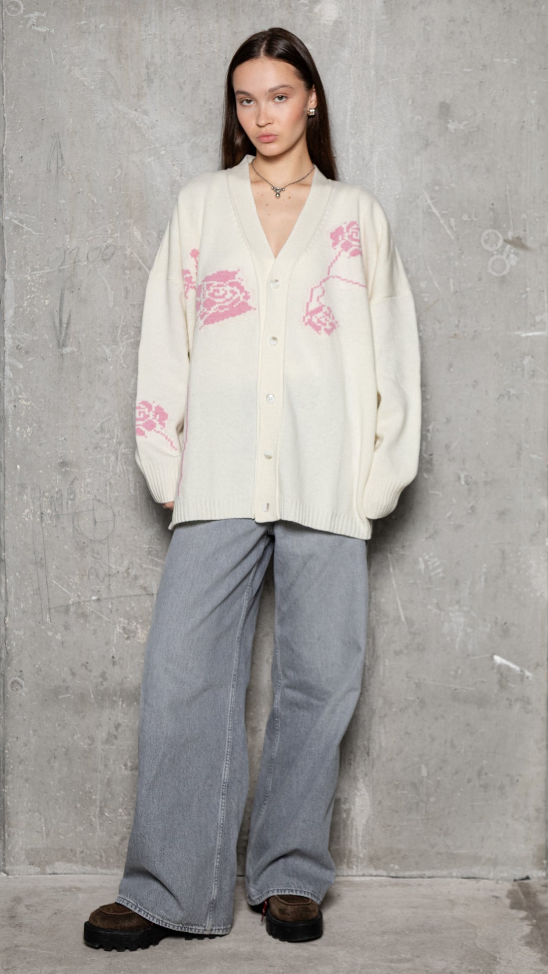 PEARL/SOFT PINK CASHMERE-MERINO WOOL ROSE CARDIGAN