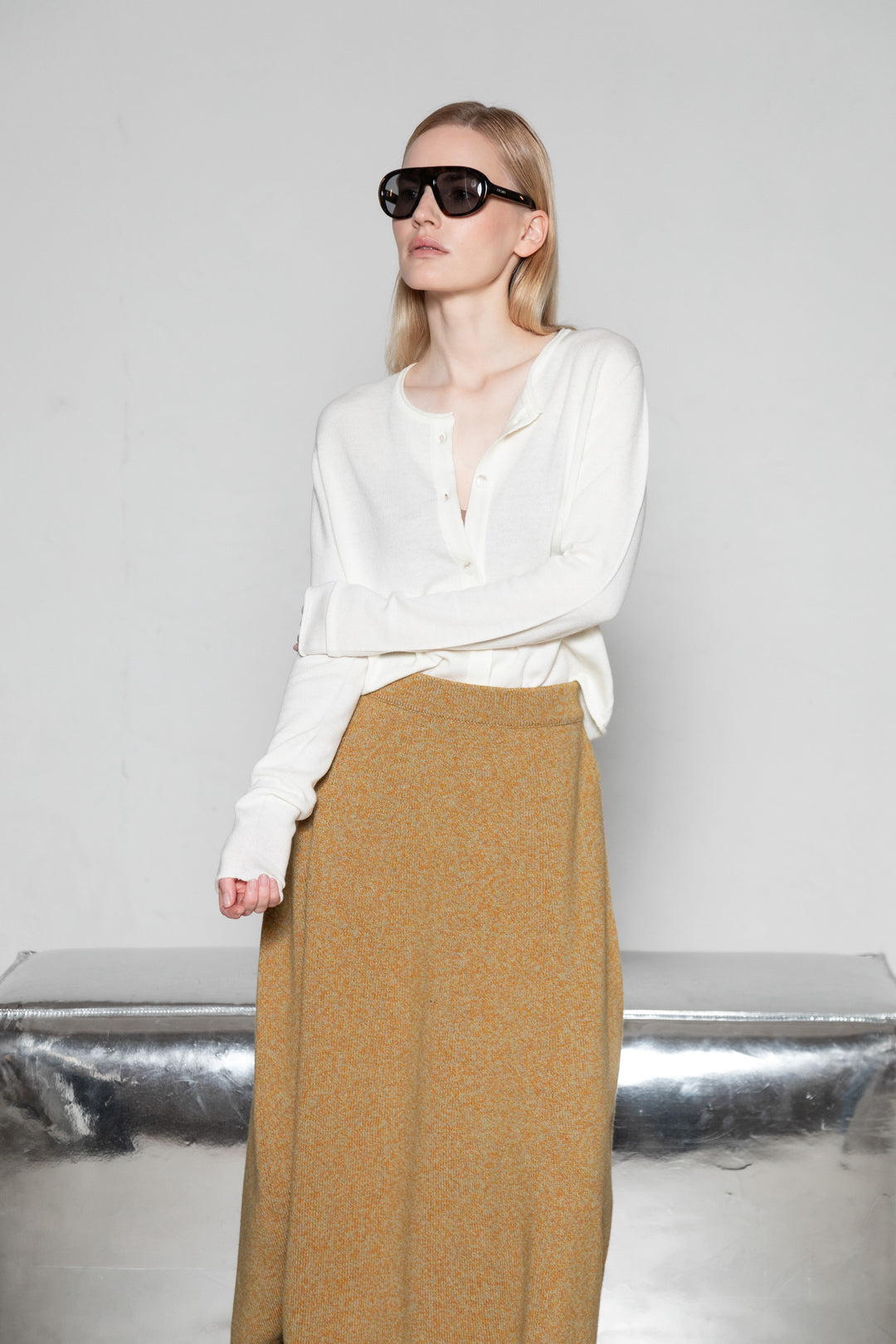 PEARL EXTRA FINE MERINO WOOL BUTTON-UP MINI CARDIGAN