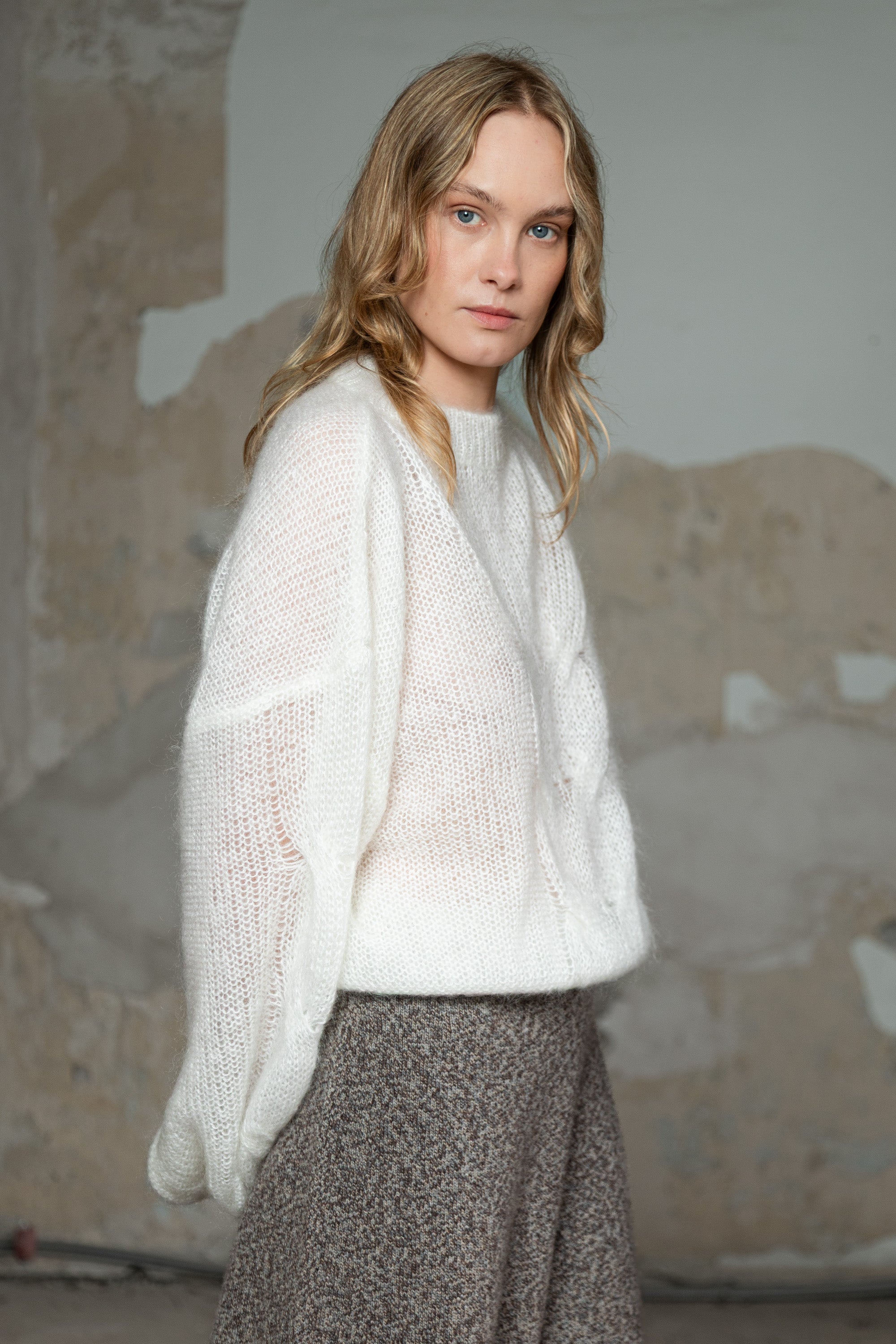 みー　美品　meer. PeAR SWEAT TOP /WHT Pear Mohair and Silk Sweater - for lovers & trees – for lovers and