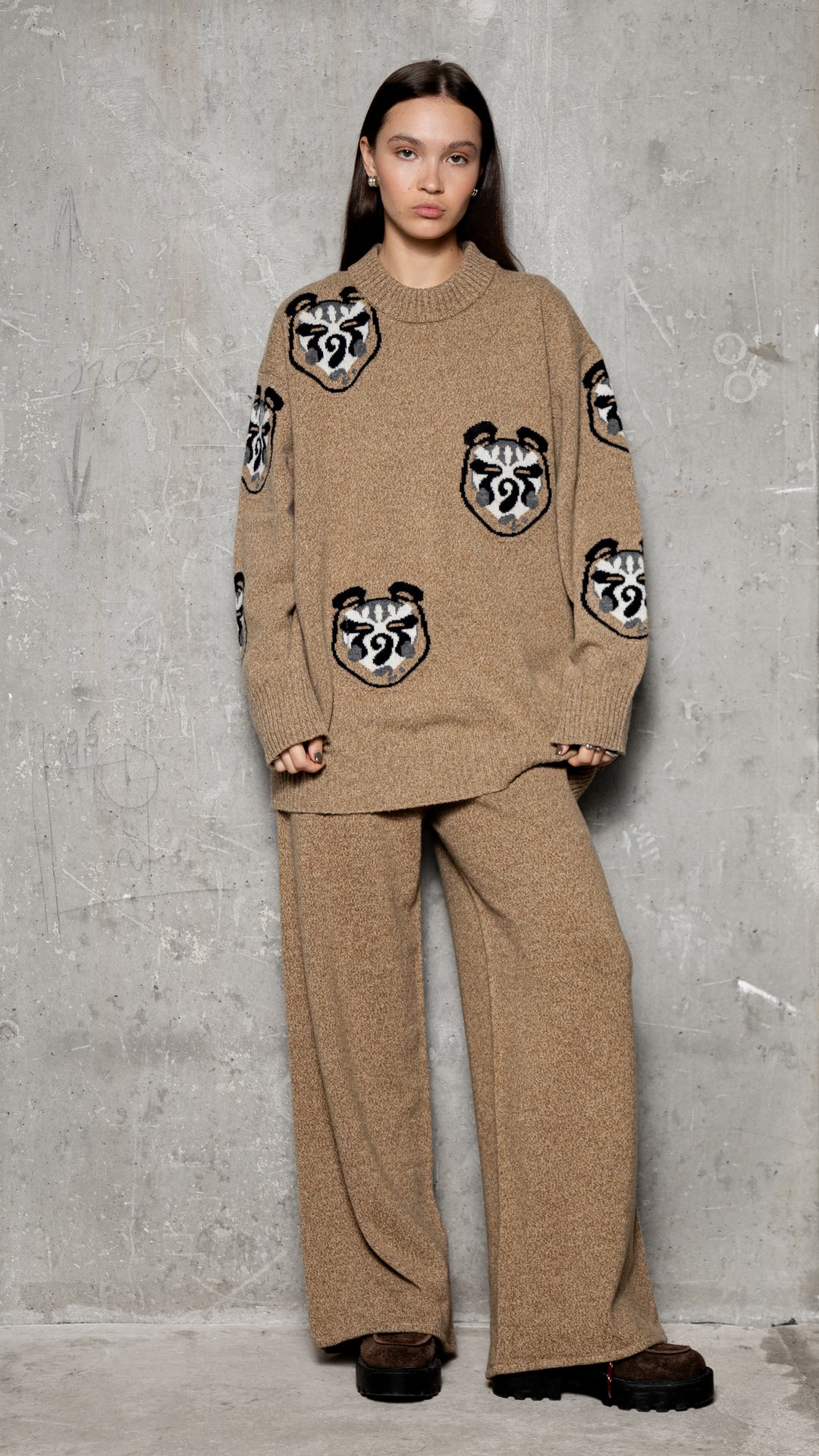 OAT MELANGE BEAR SWEATER