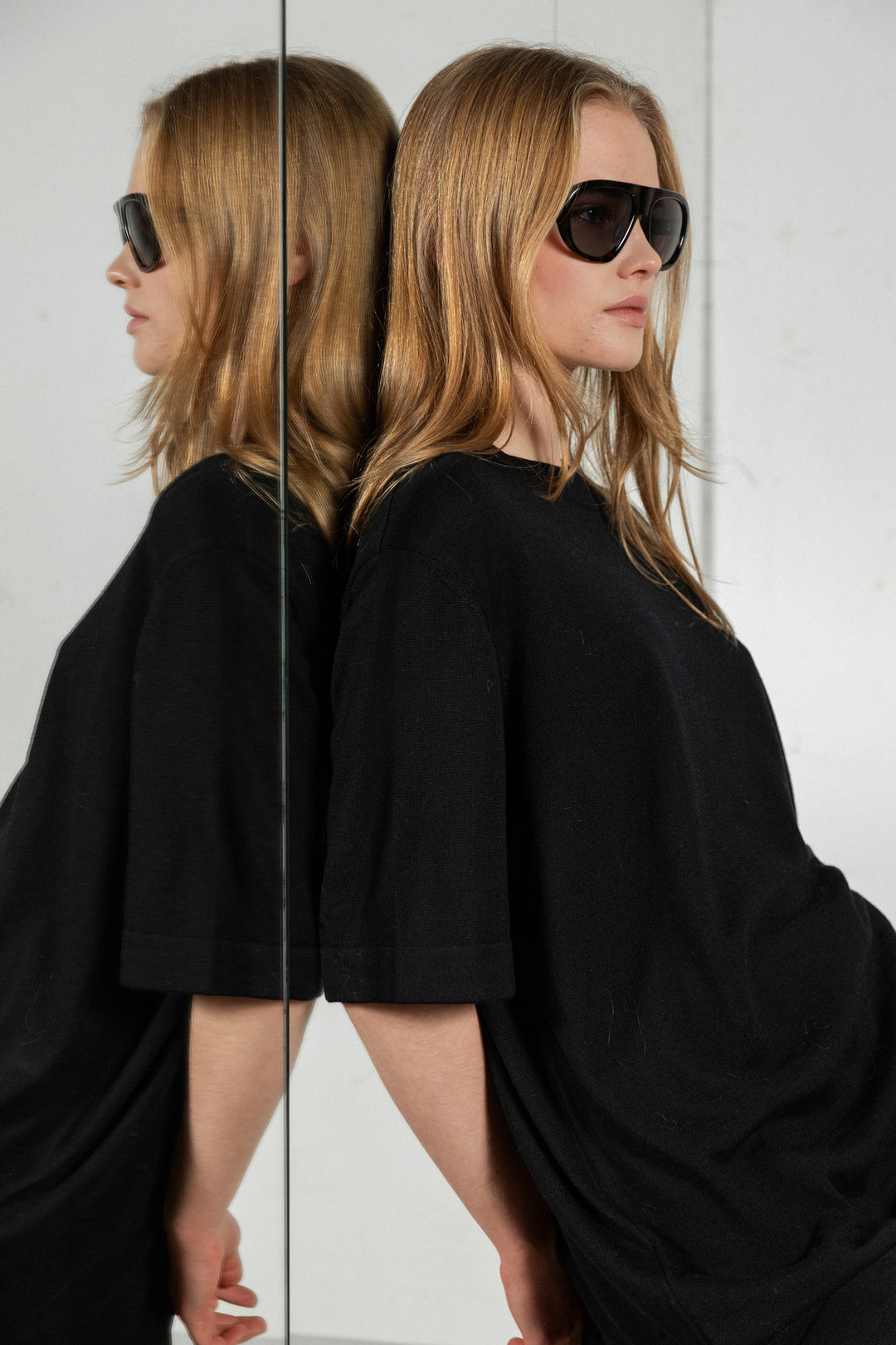 BLACK EXTRA FINE MERINO WOOL T-SHIRT