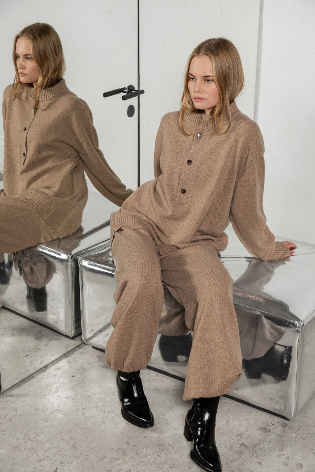 SAND LAMBSWOOL BALLOON TROUSERS